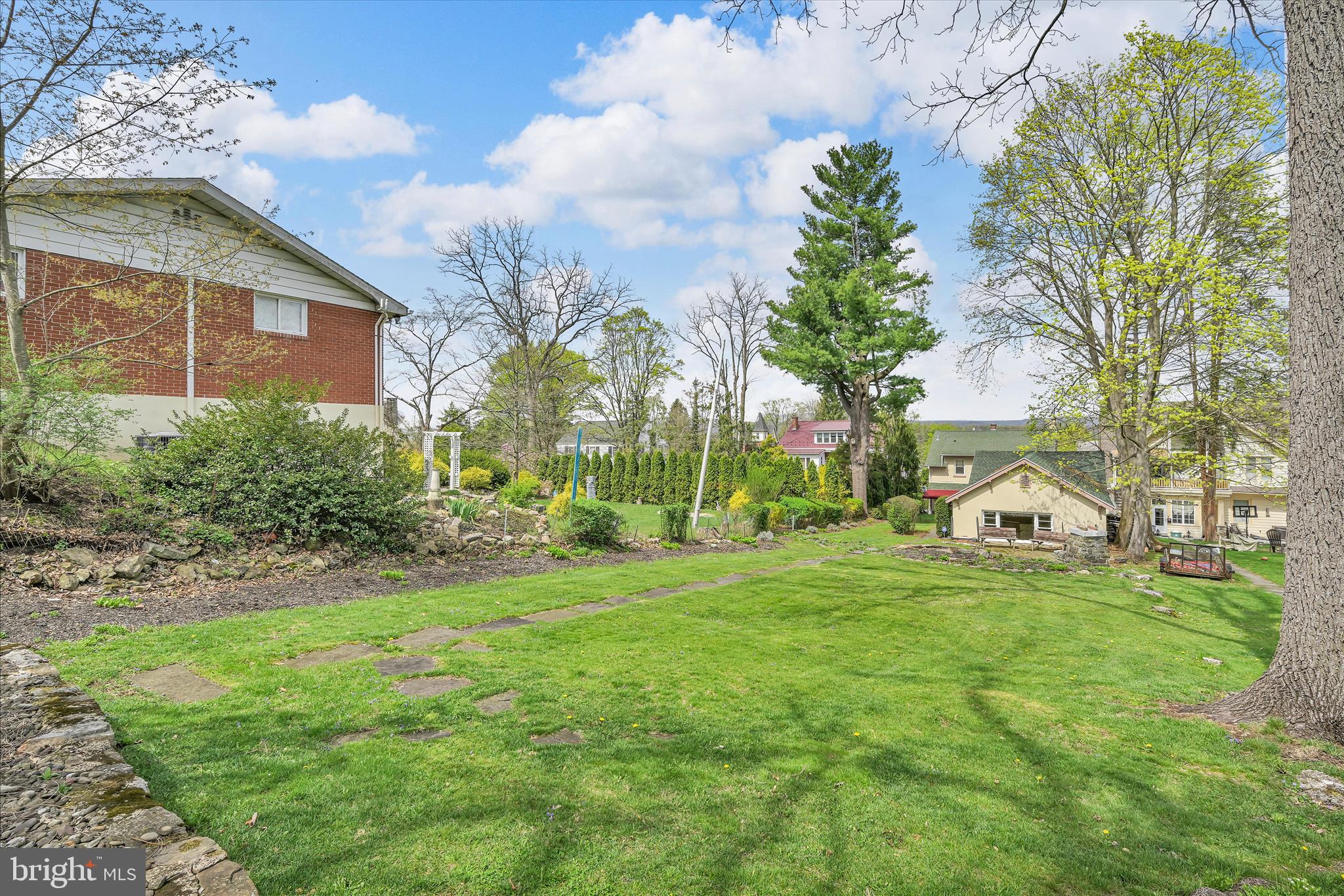 MAHANTONGO STREET - Residential