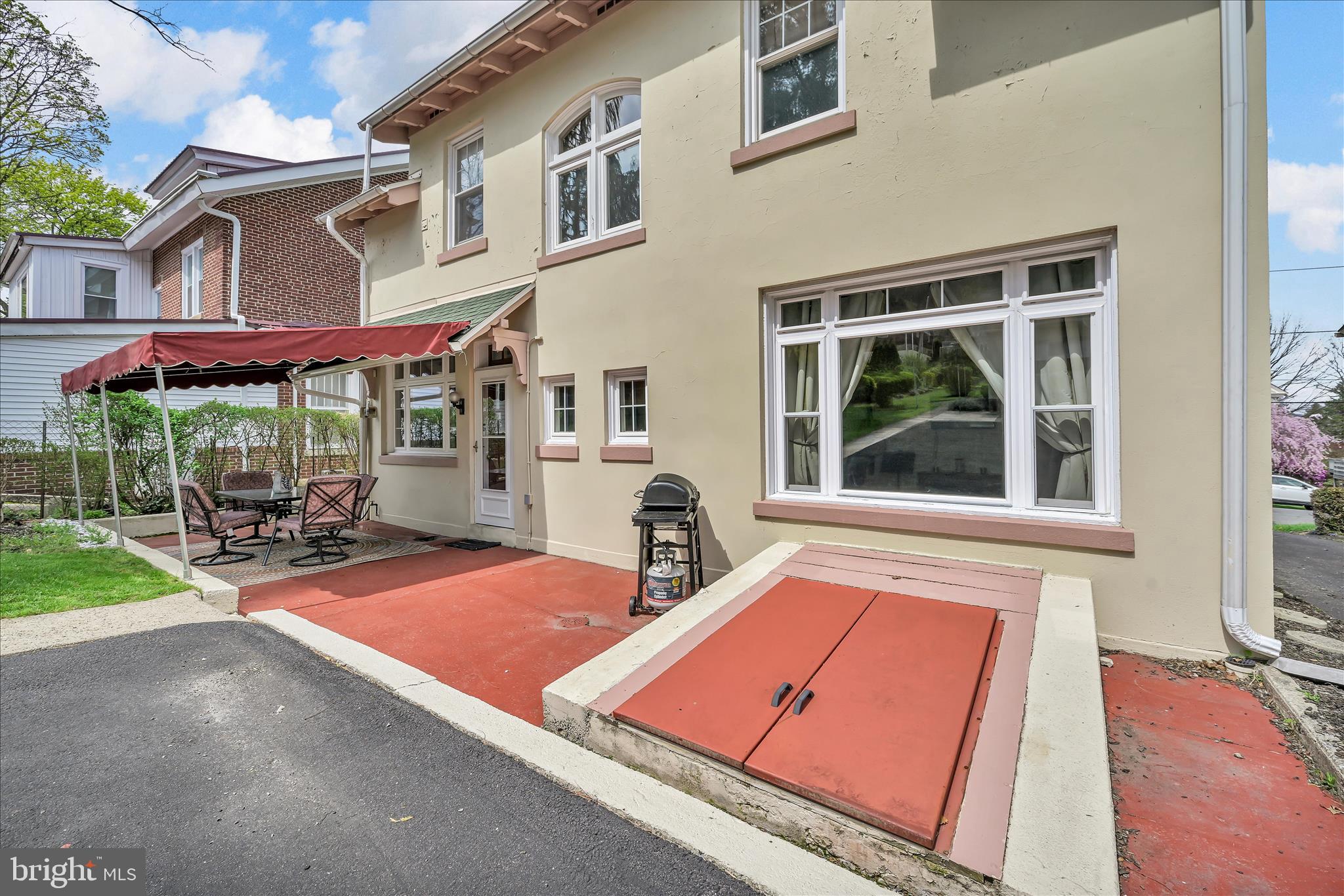 MAHANTONGO STREET - Residential