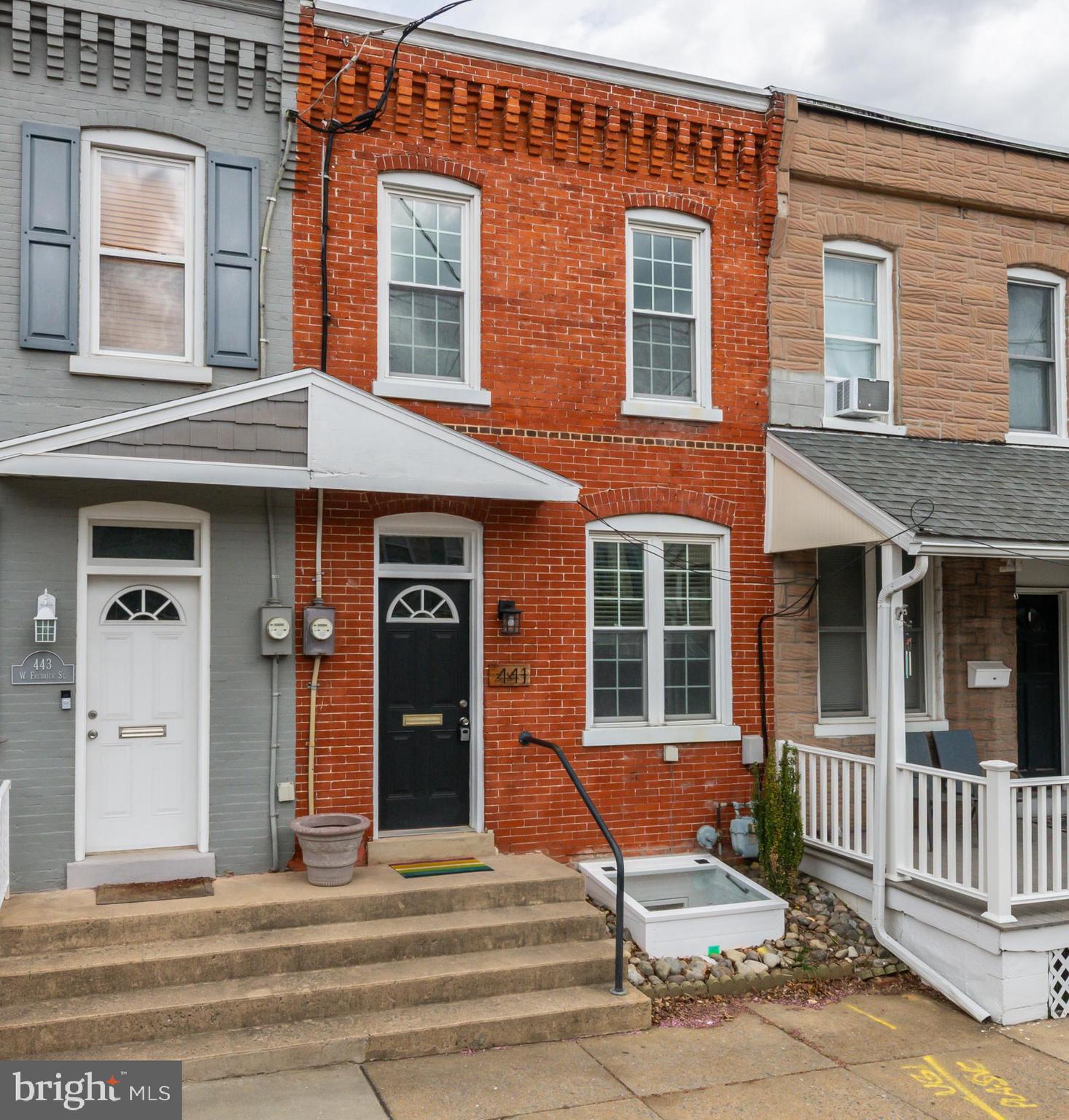 CHESTNUT HILL - Residential