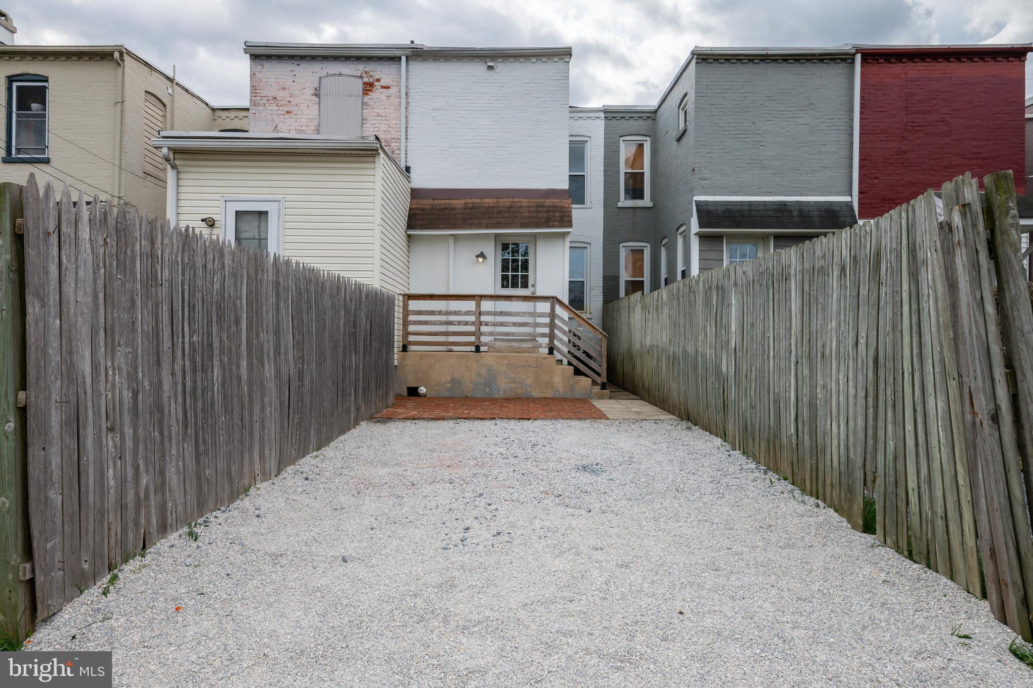 CHESTNUT HILL - Residential