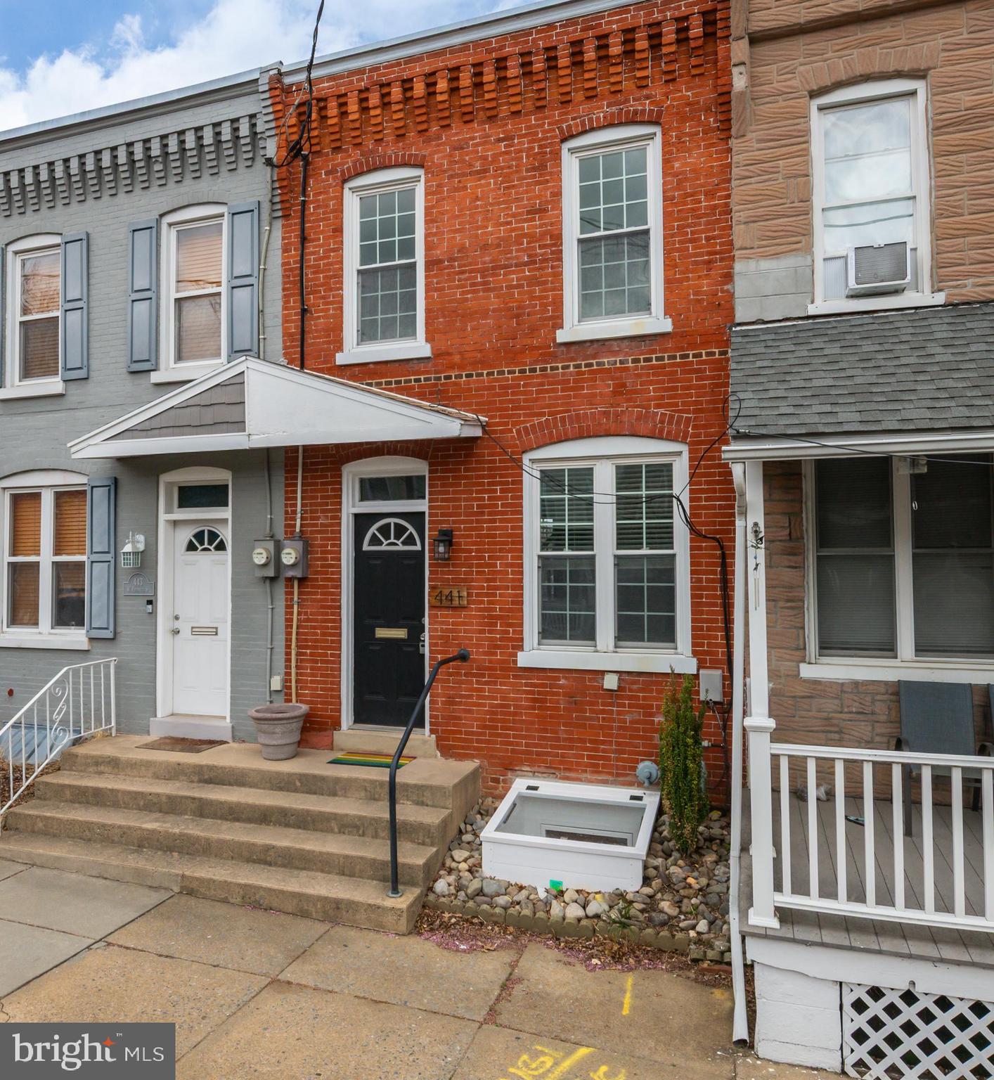 CHESTNUT HILL - Residential