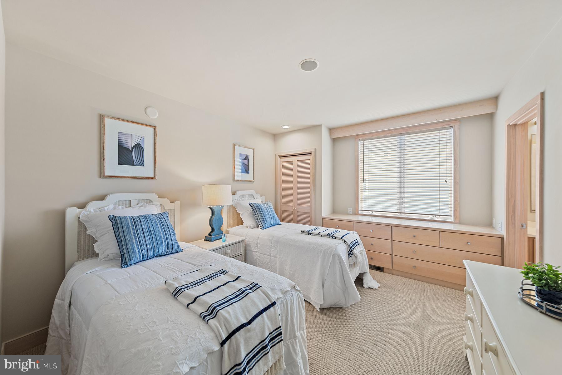 CURVES - Residential