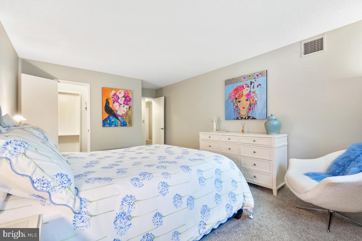 MONTEBELLO - Residential