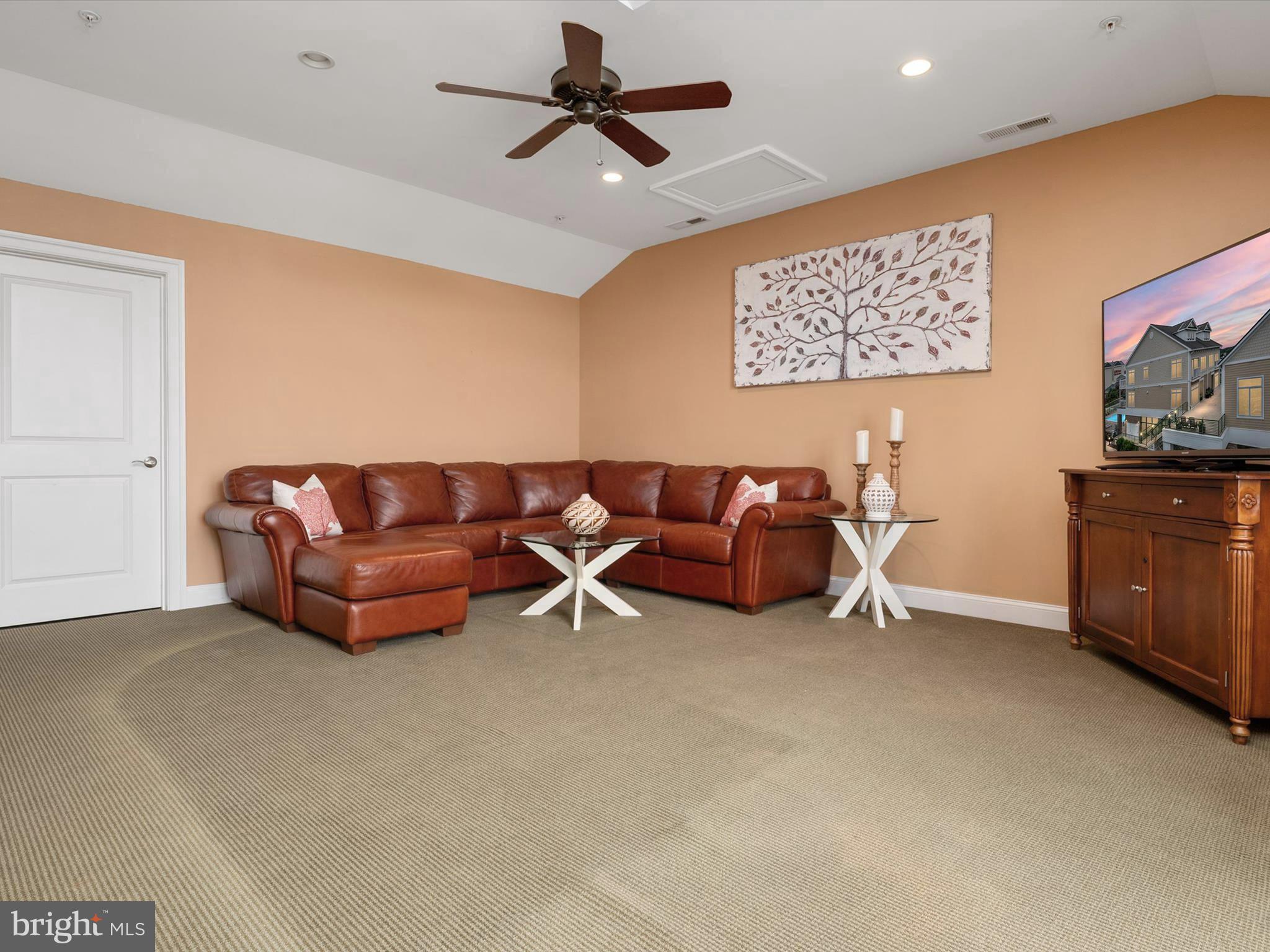 WELLS COVE MARINA & TOWNHOMES - Residential