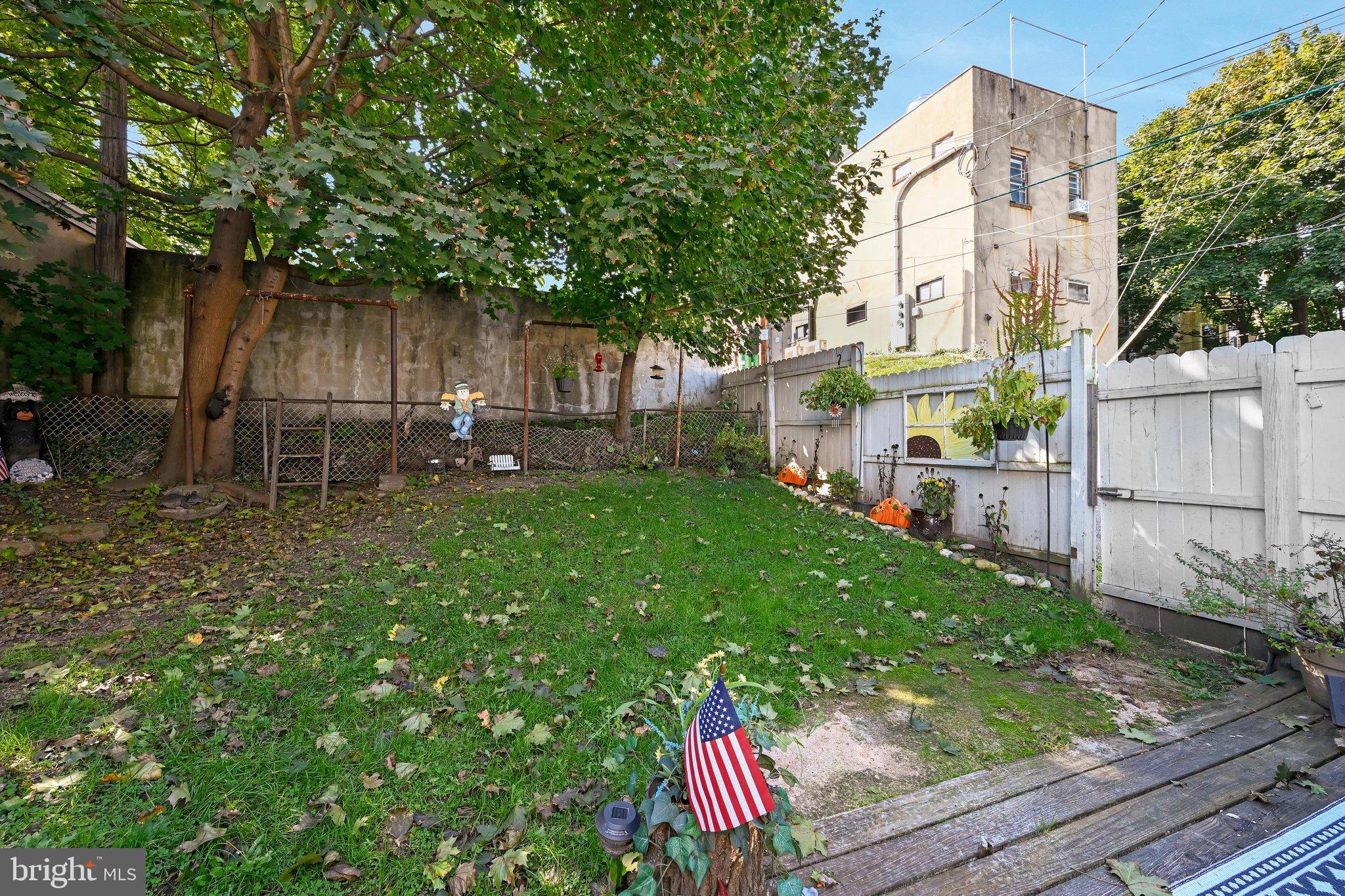 231 LEWIS STREET