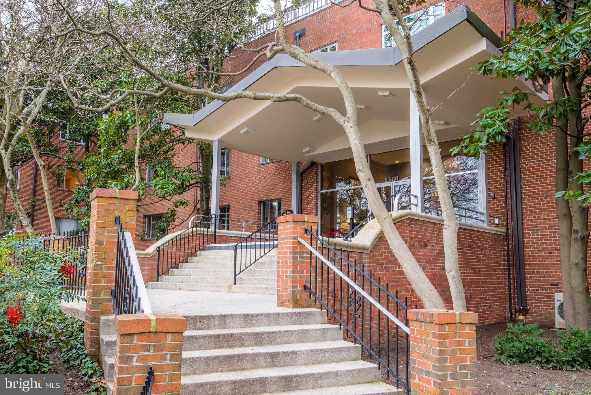 KENWOOD PLACE - Residential