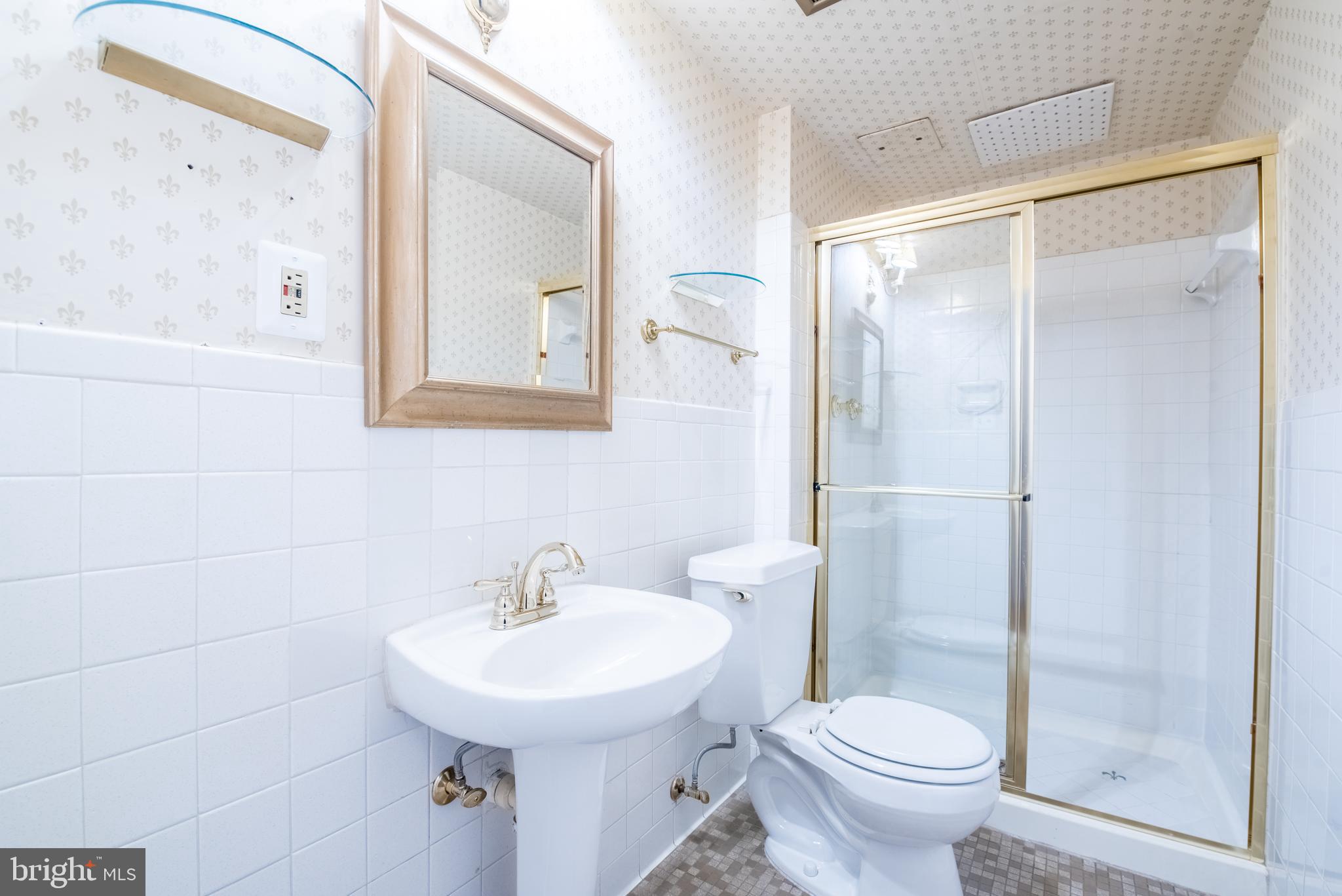 KENWOOD PLACE - Residential