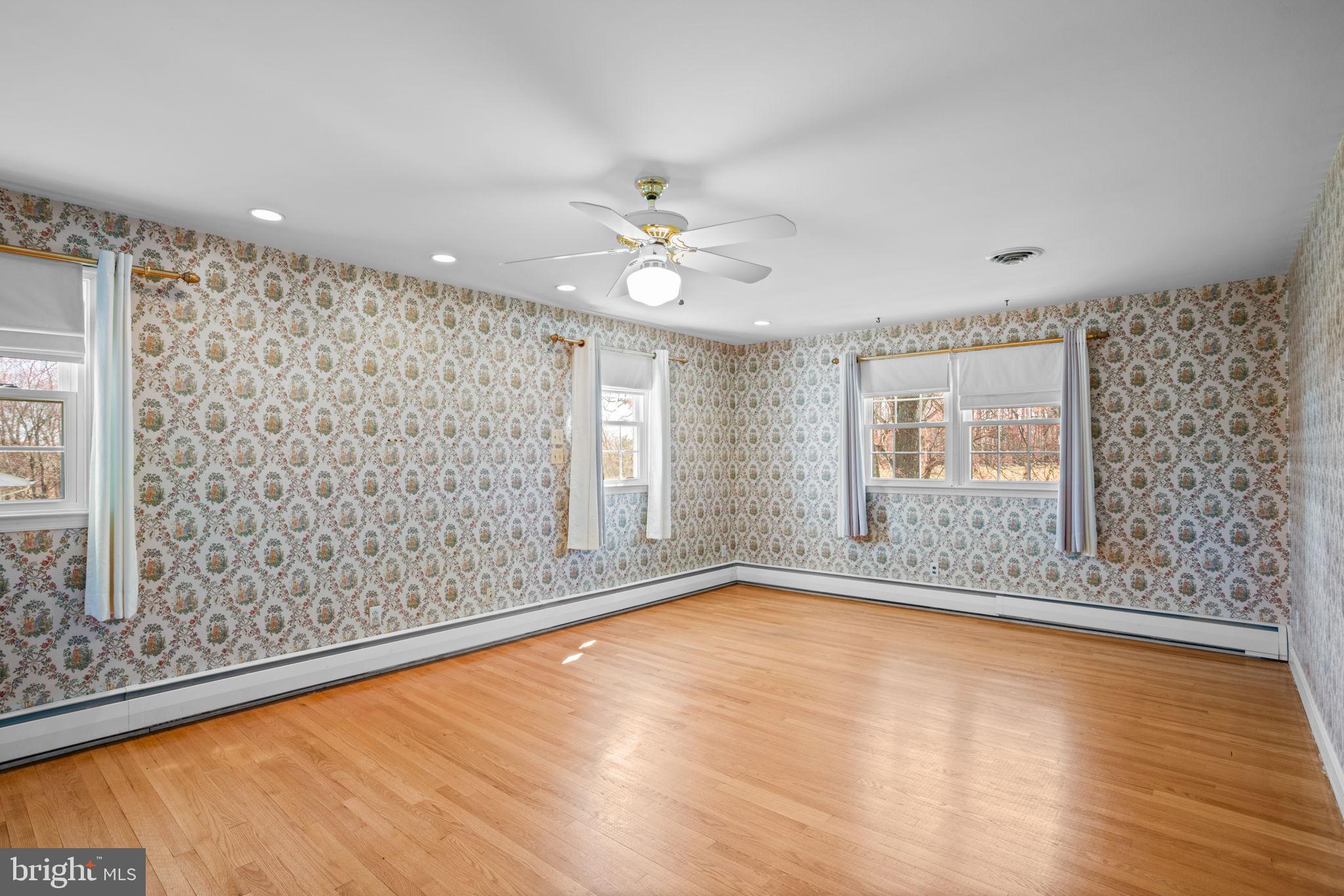 SUNNYBROOK FARMS - Residential