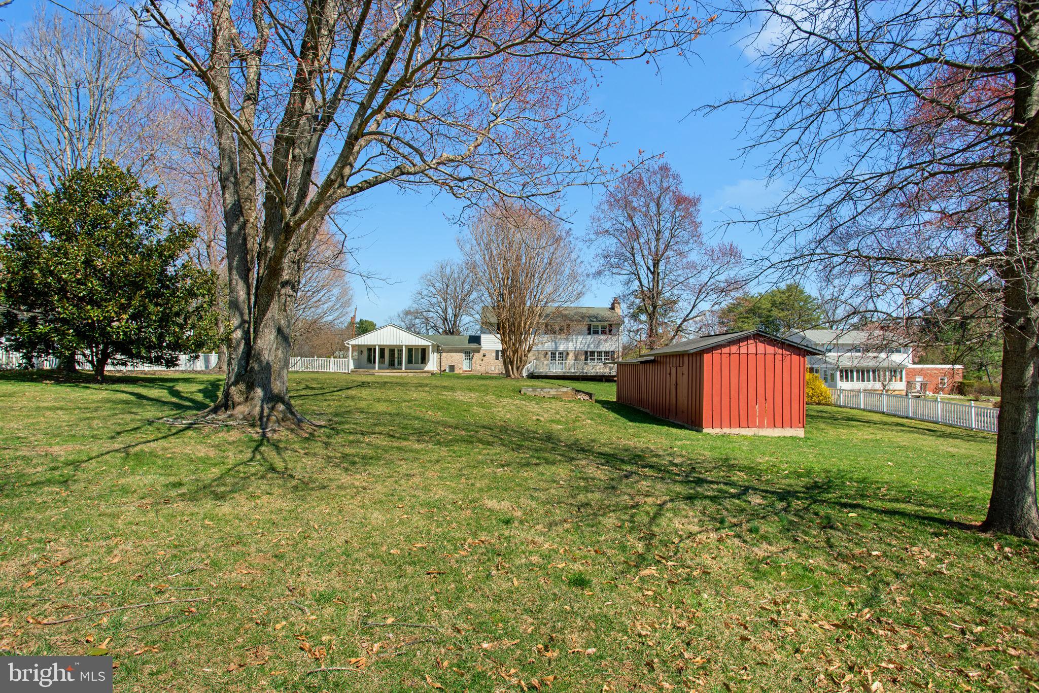 SUNNYBROOK FARMS - Residential