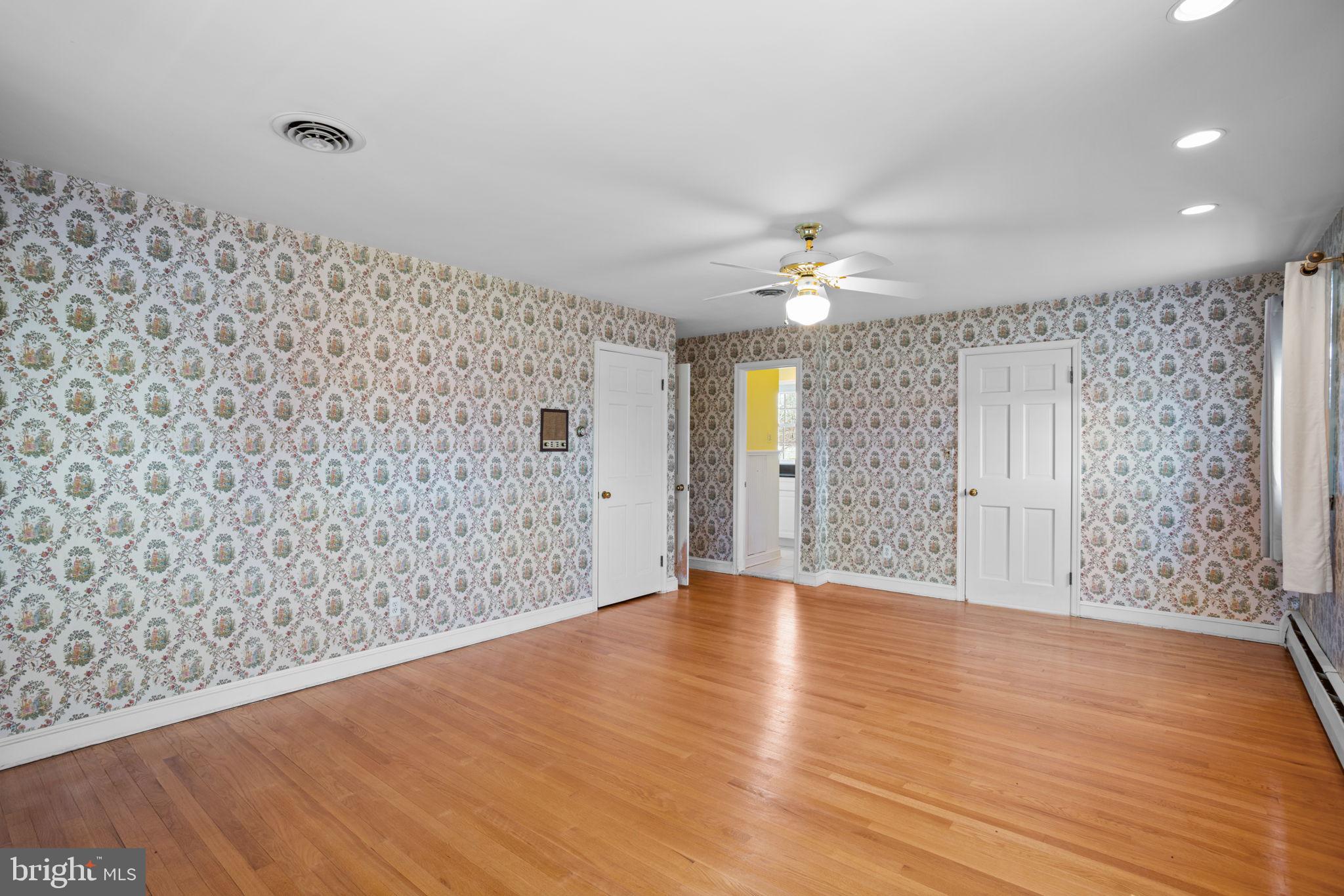 SUNNYBROOK FARMS - Residential