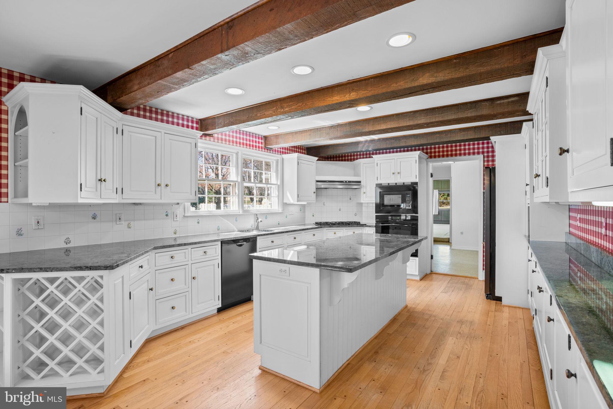 SUNNYBROOK FARMS - Residential