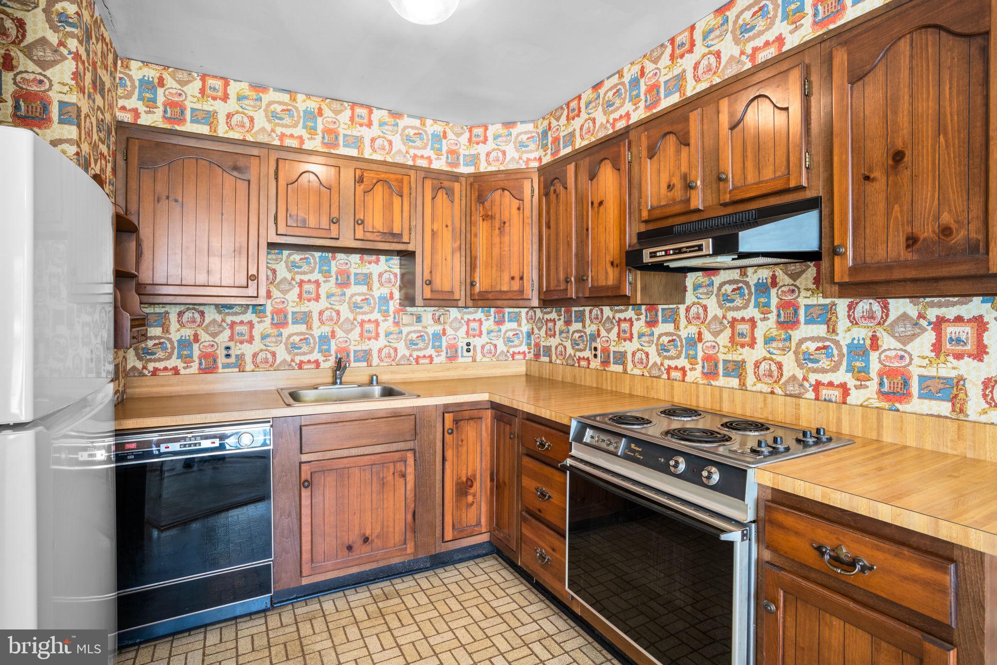 SUNNYBROOK FARMS - Residential