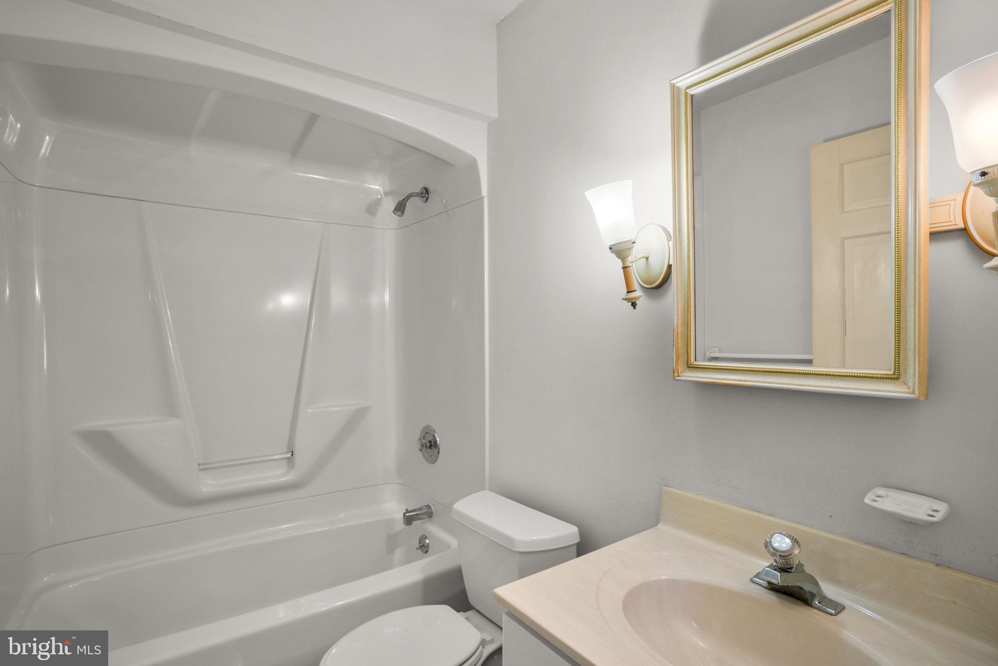 SUNNYBROOK FARMS - Residential