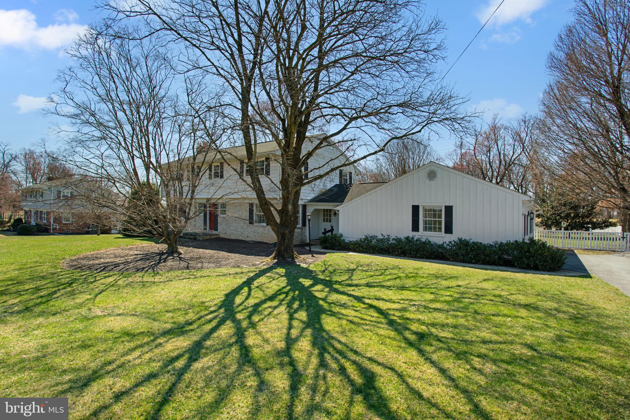 SUNNYBROOK FARMS - Residential