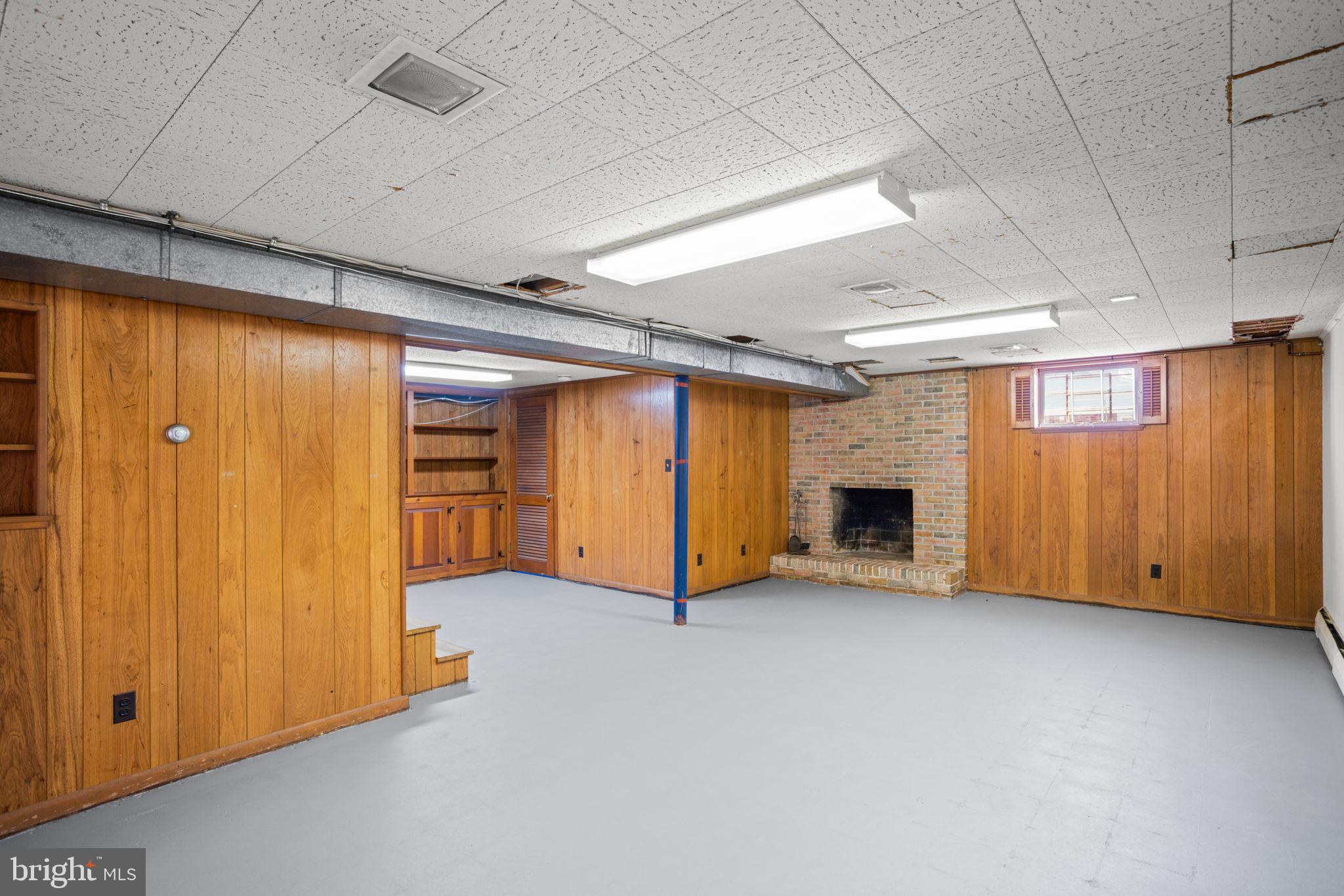 SUNNYBROOK FARMS - Residential