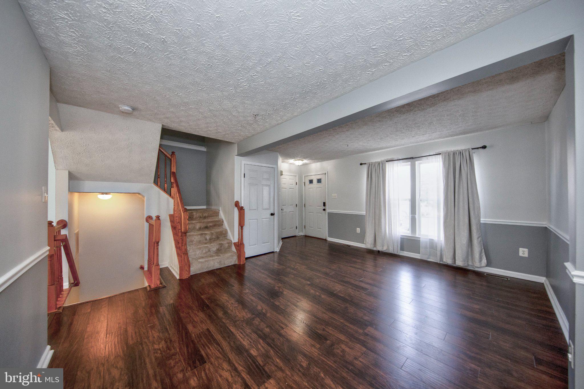 1032 JEANETT WAY