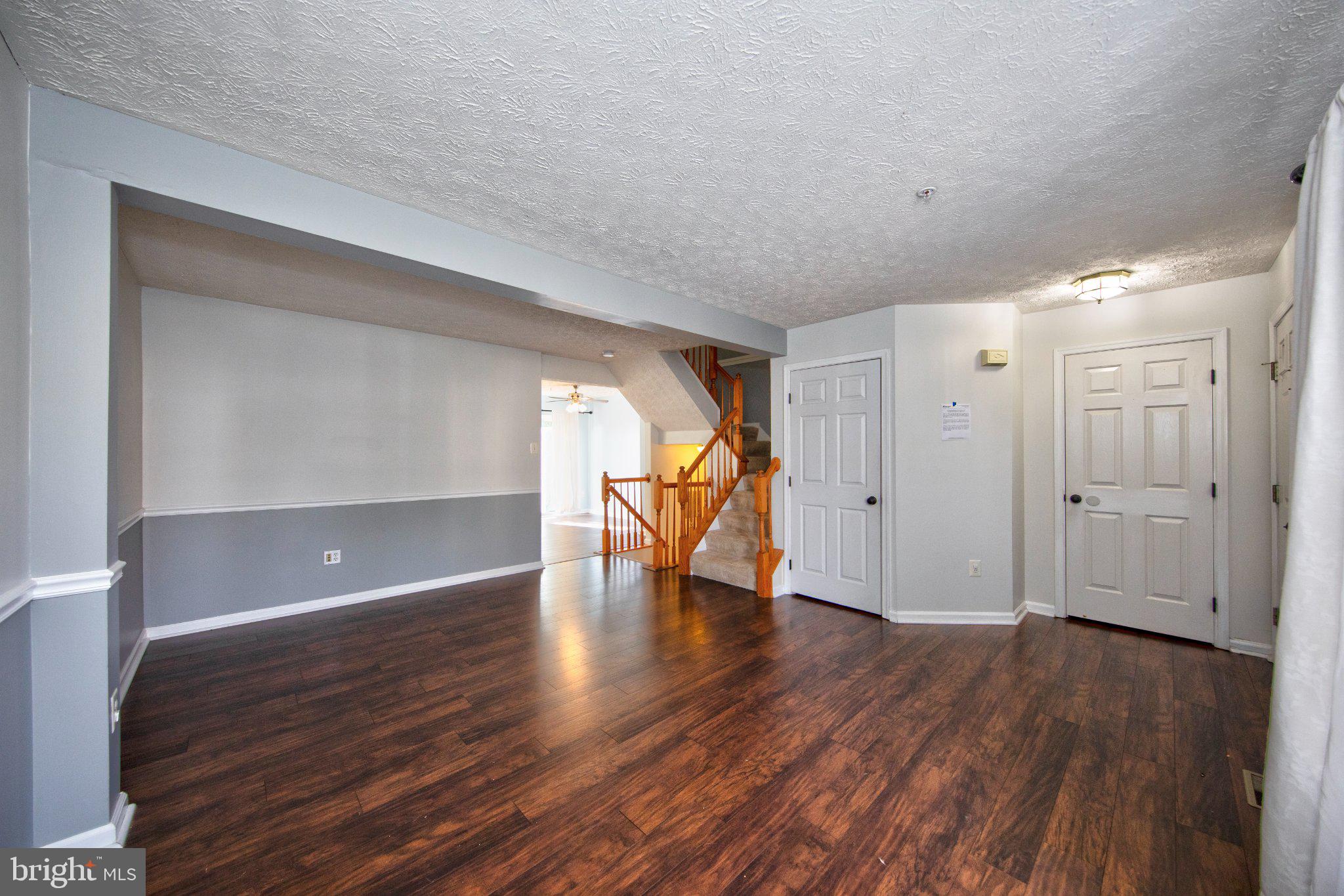 1032 JEANETT WAY