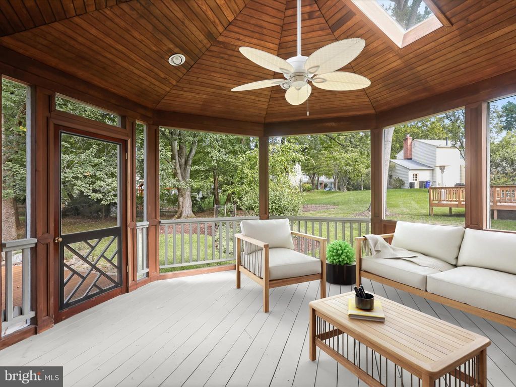 Photo of 6122 Campfire, COLUMBIA, MD 21045 (MLS # MDHW2058906)