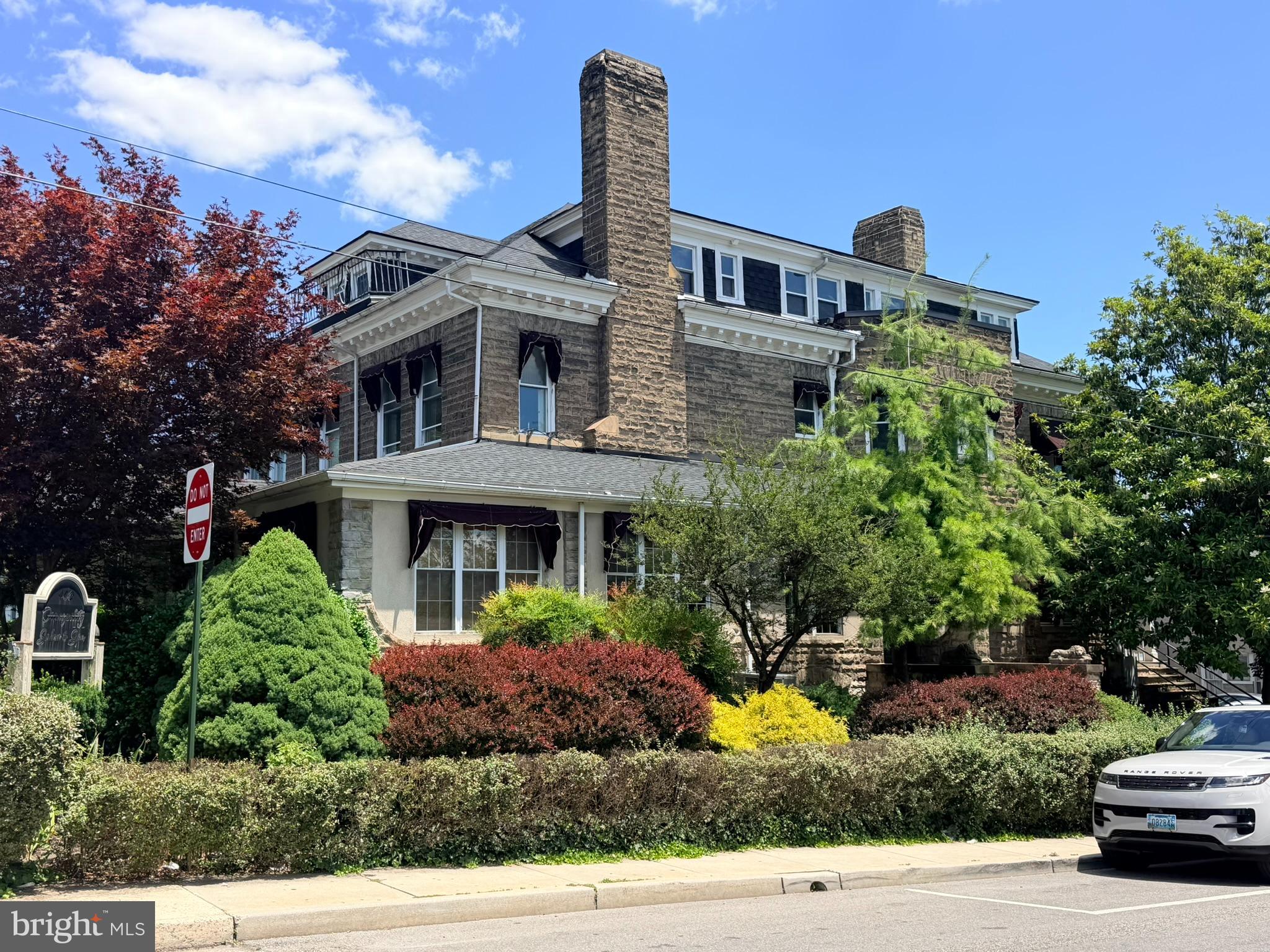 400 N POTOMAC STREET