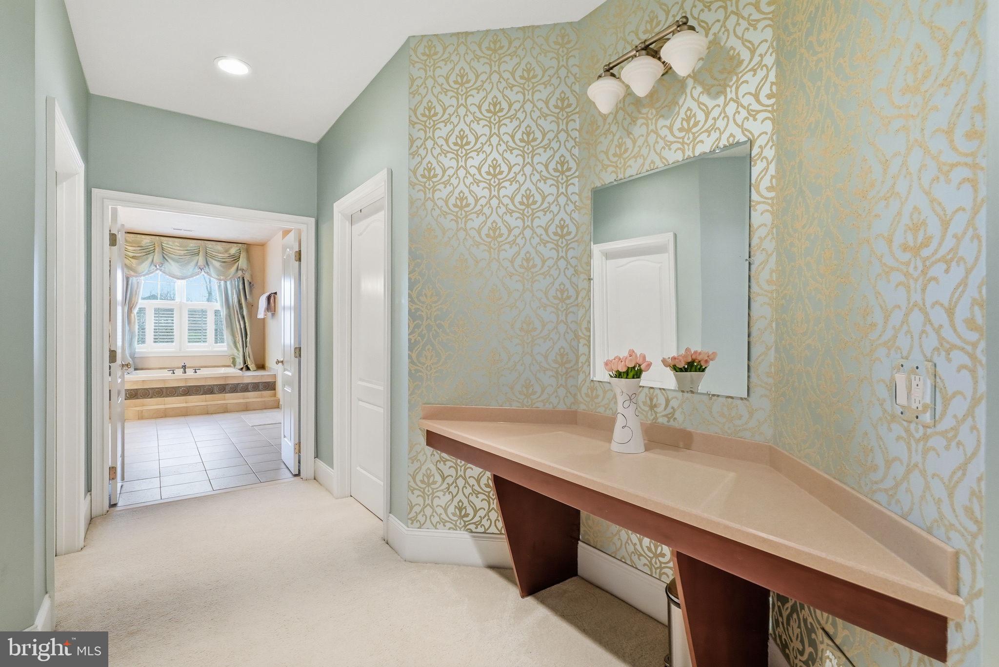 RIVERCREST - Residential