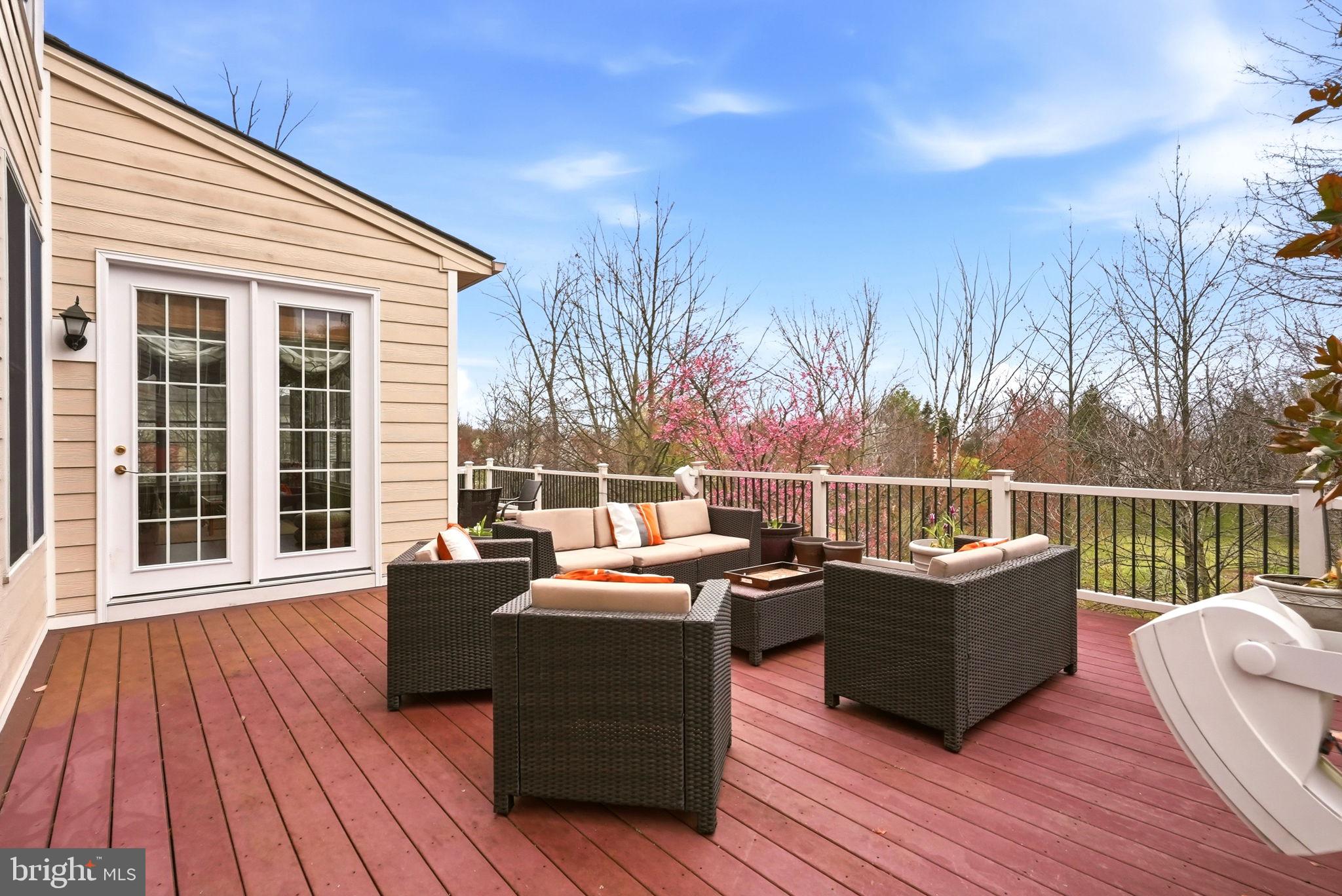 RIVERCREST - Residential