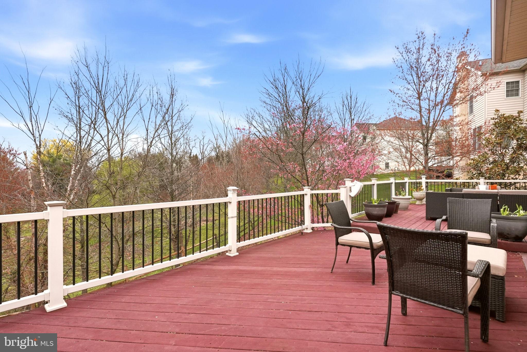 RIVERCREST - Residential