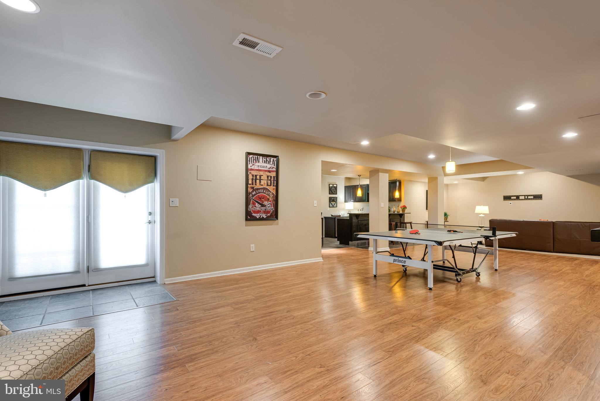 RIVERCREST - Residential