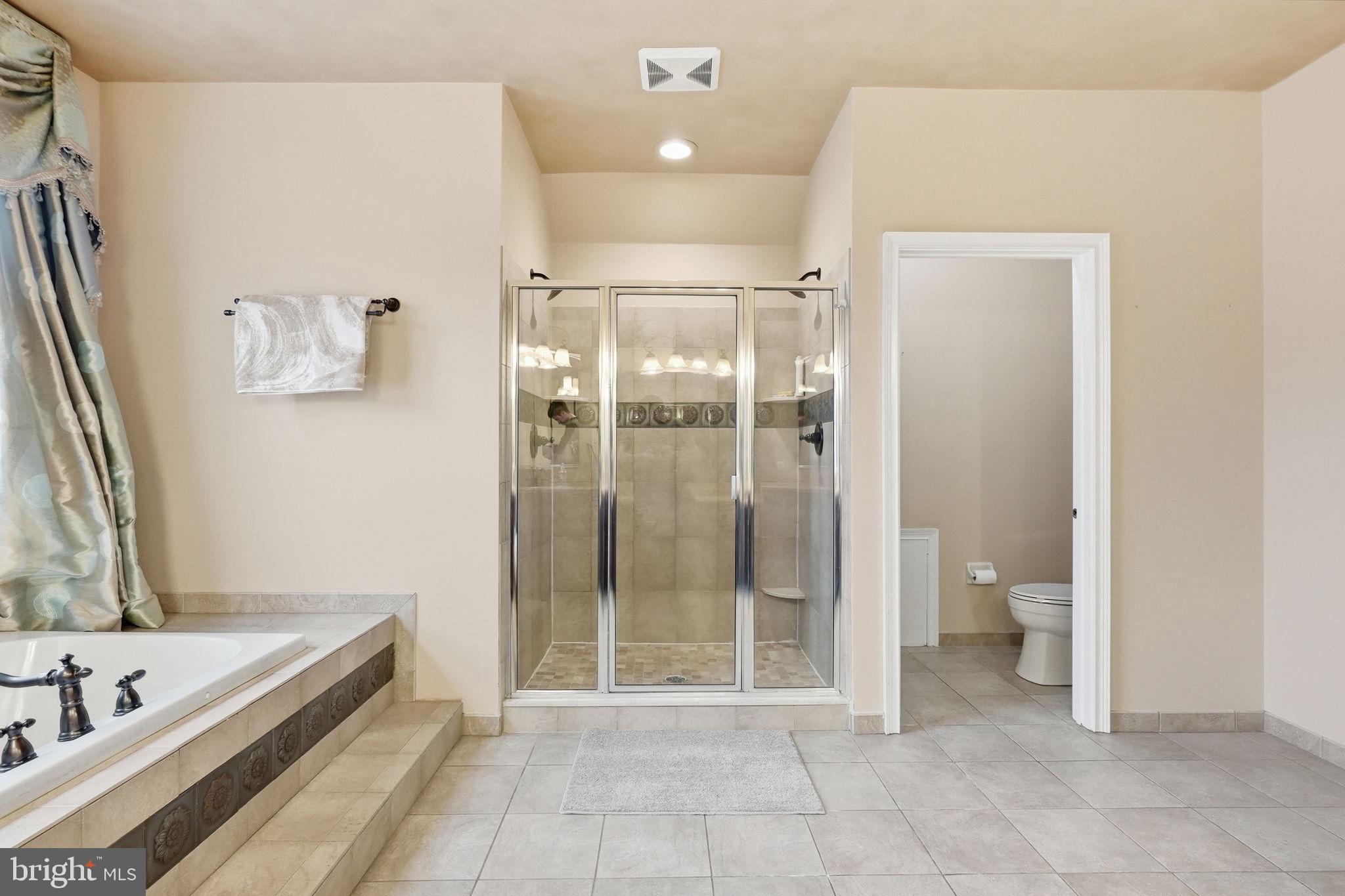 RIVERCREST - Residential