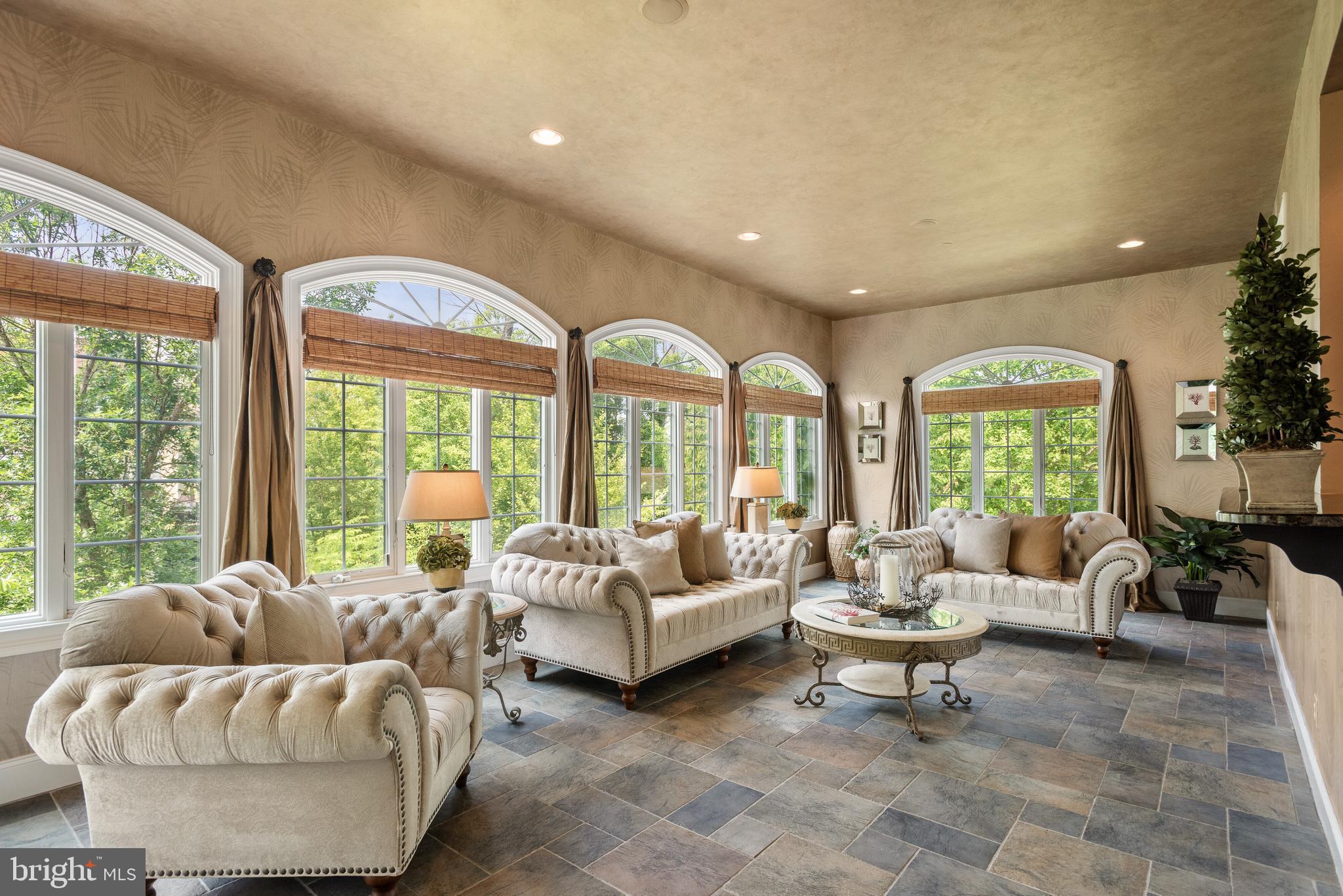 RIVERCREST - Residential