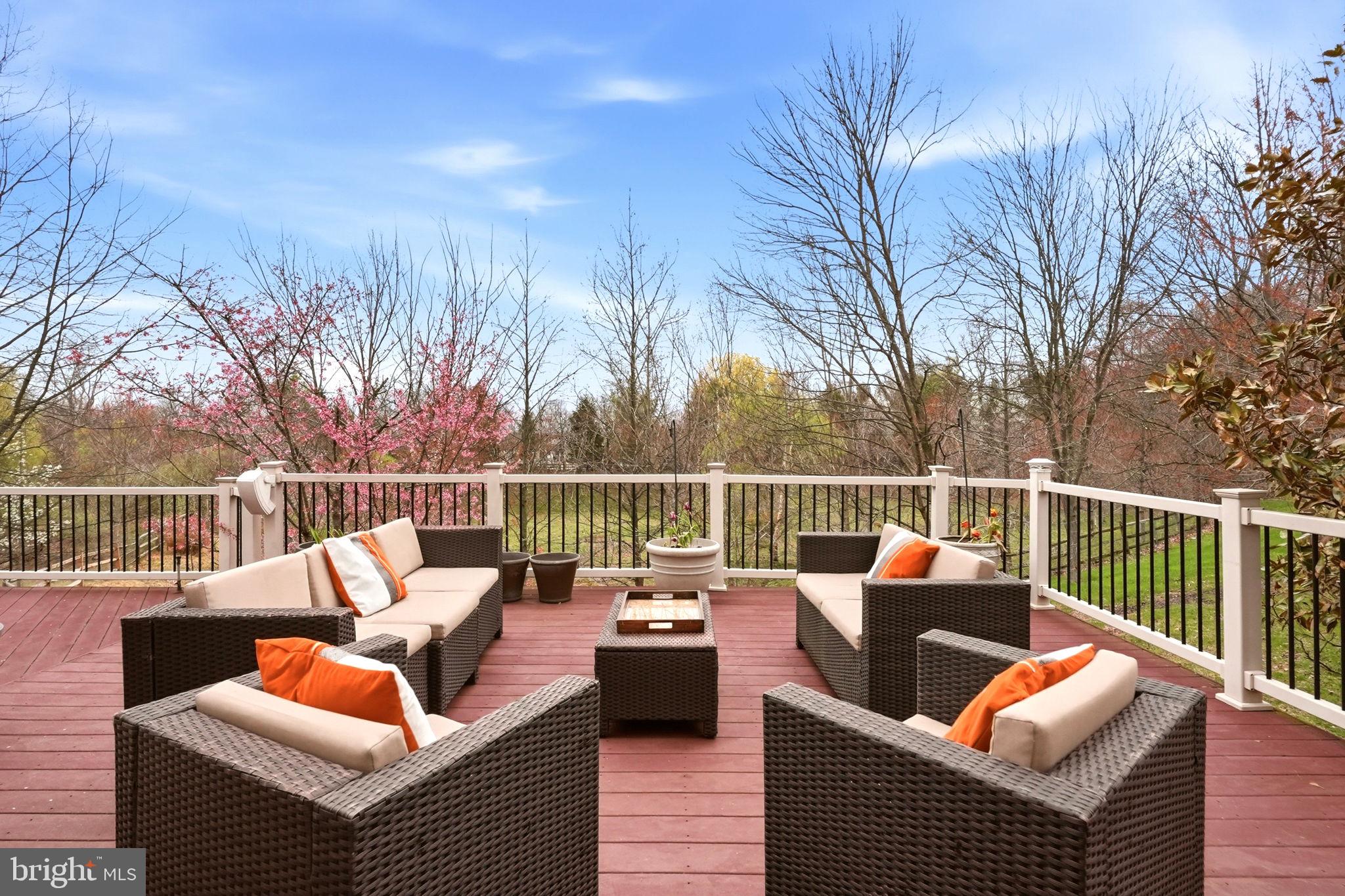 RIVERCREST - Residential