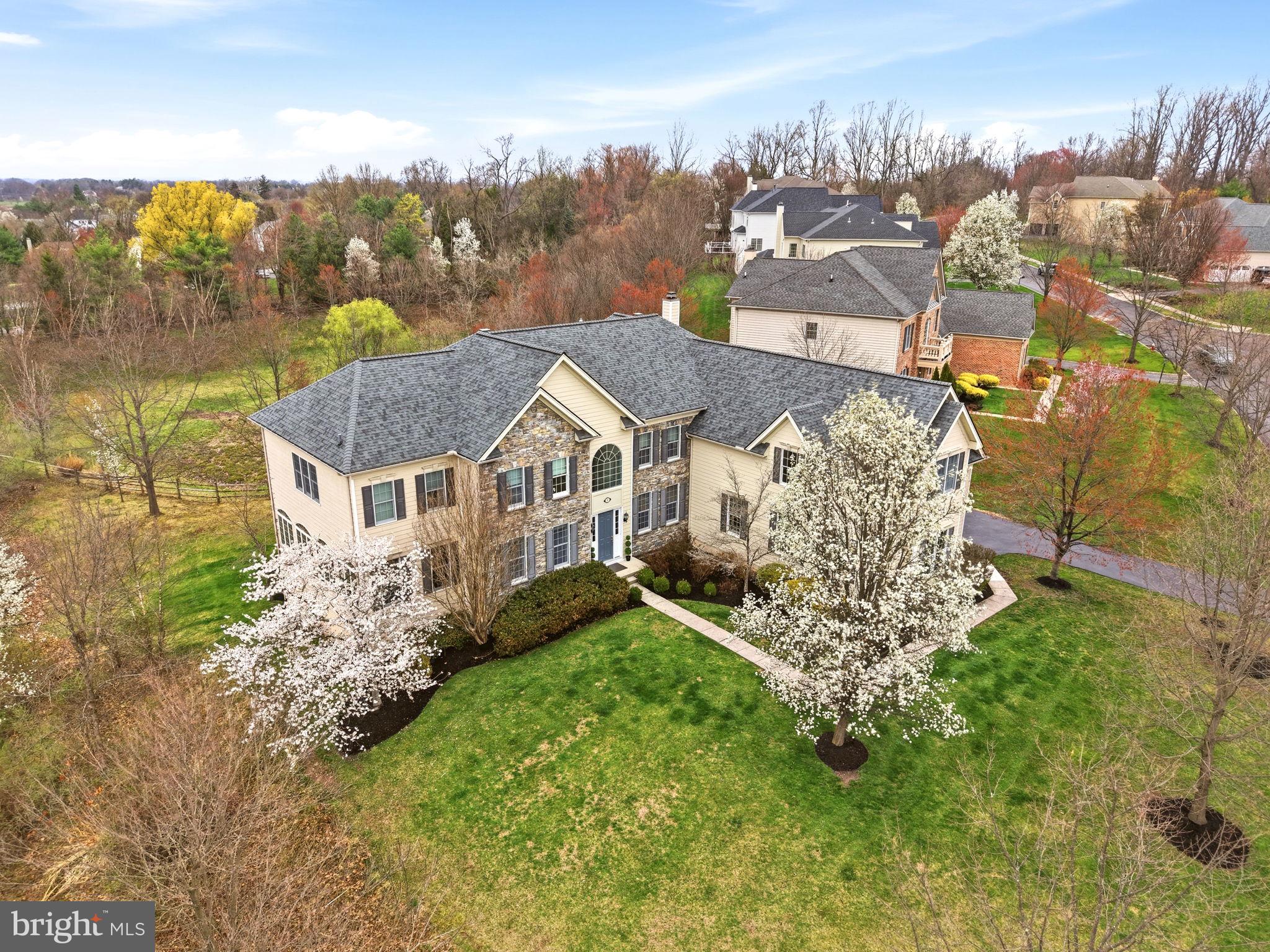 RIVERCREST - Residential