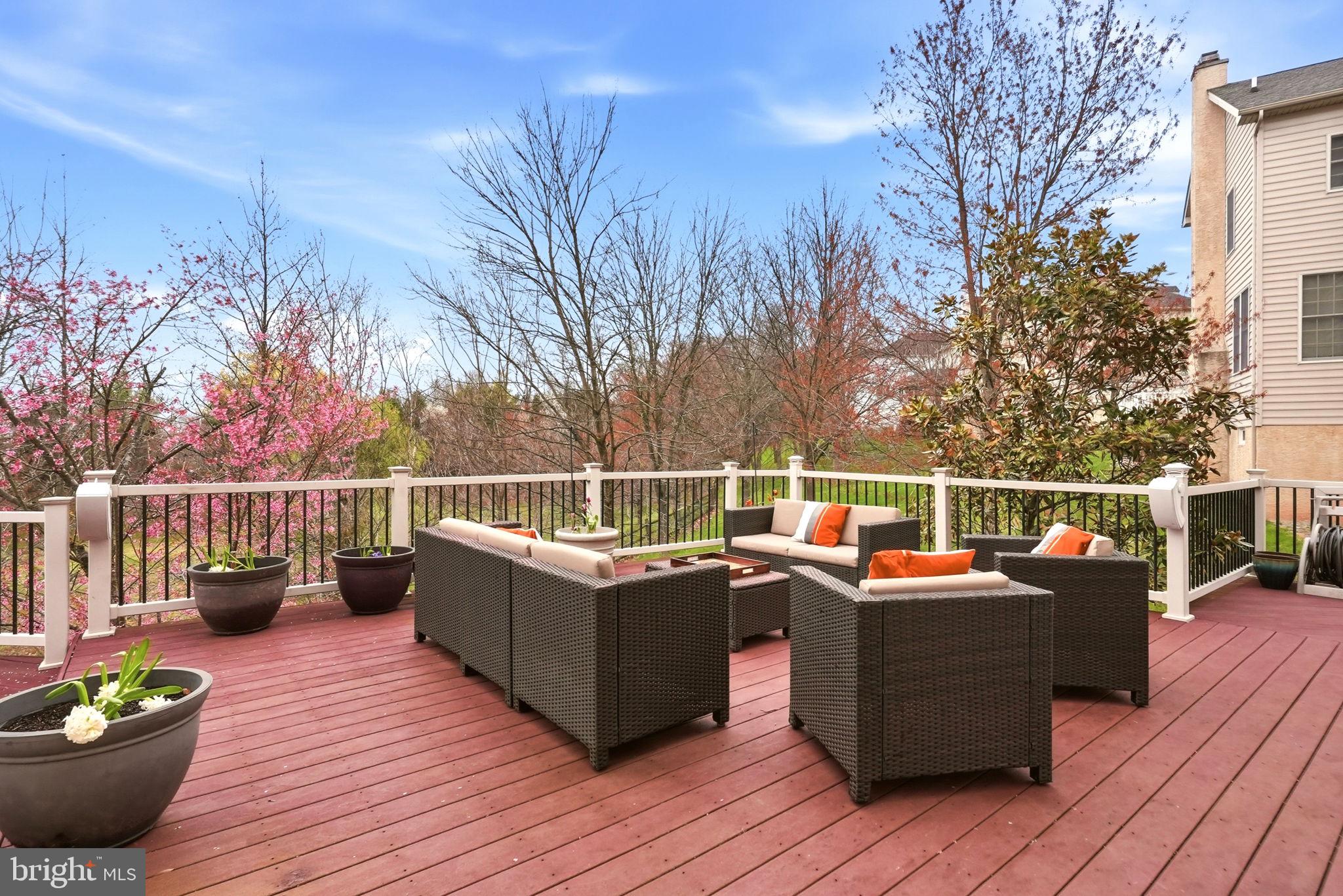 RIVERCREST - Residential