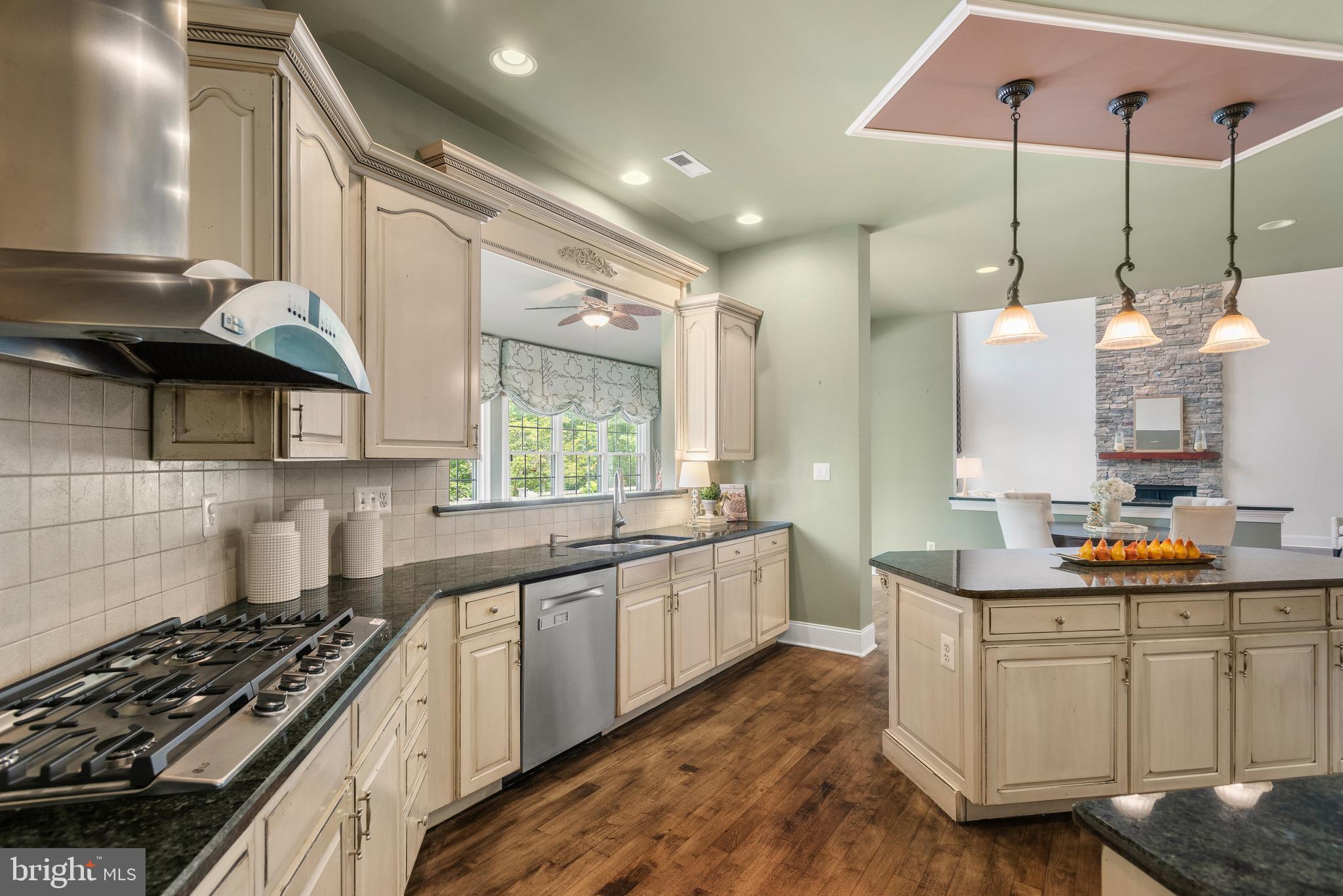 RIVERCREST - Residential