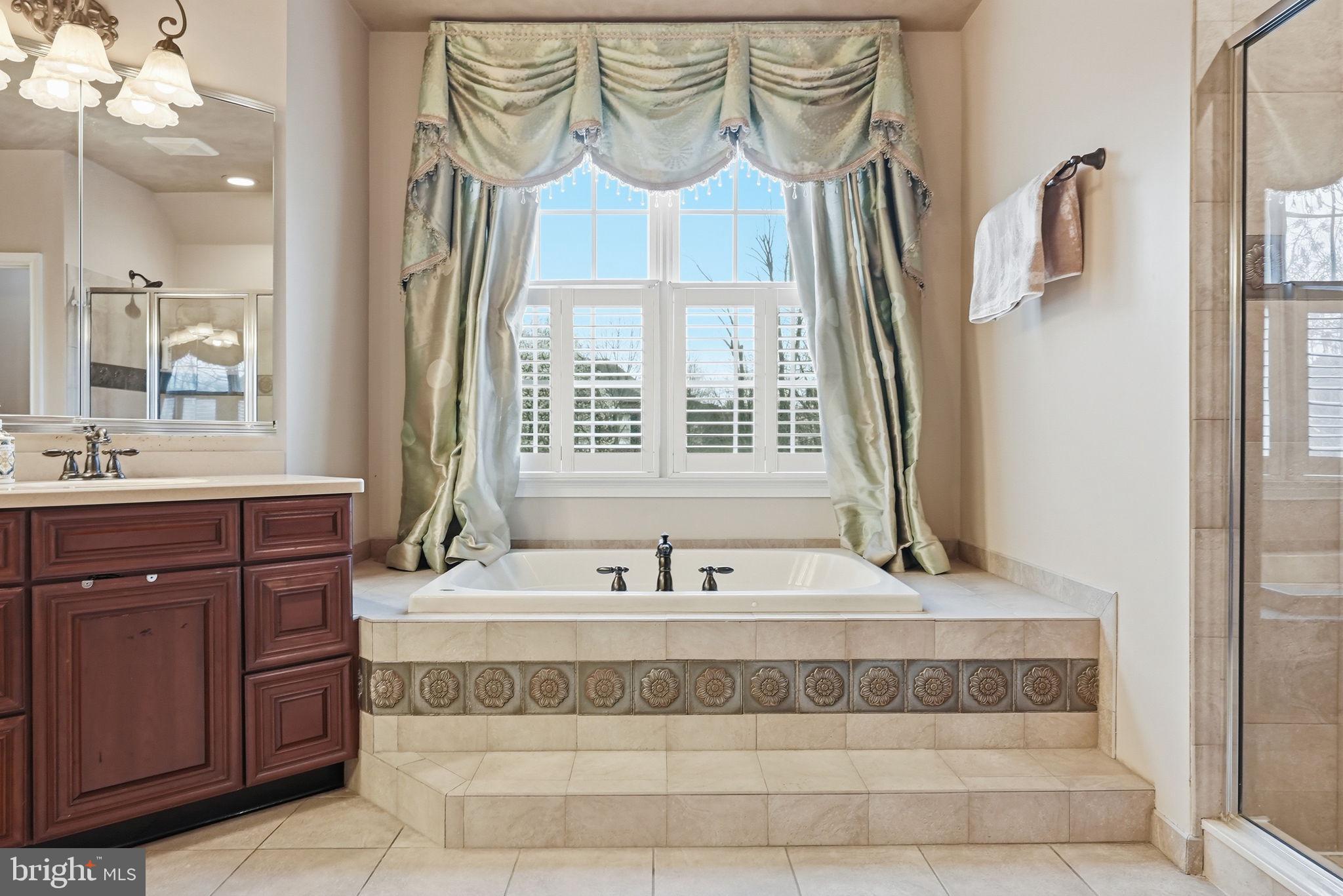 RIVERCREST - Residential