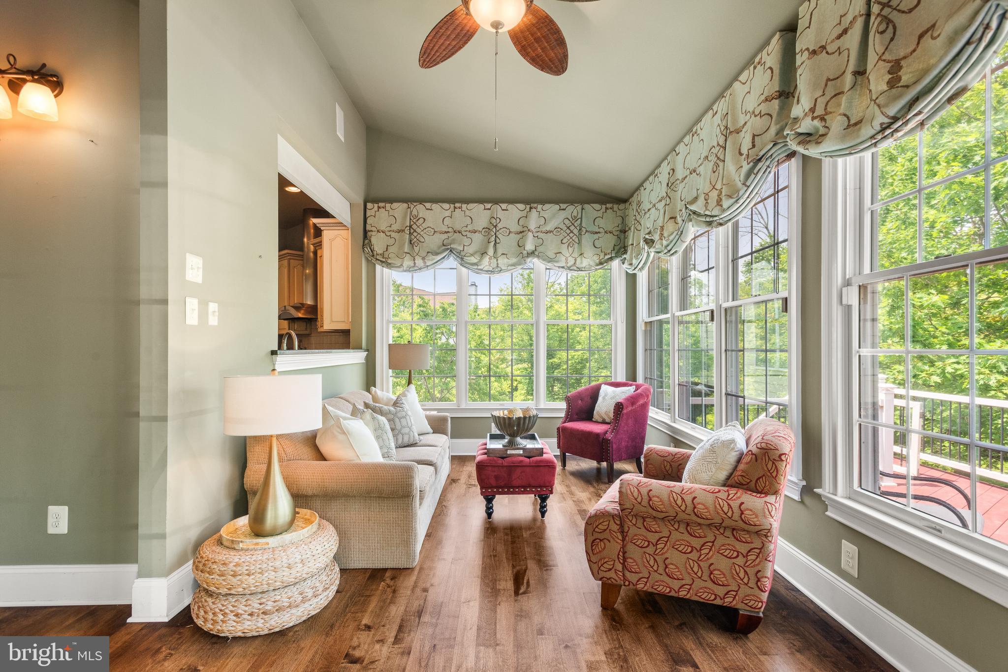 RIVERCREST - Residential