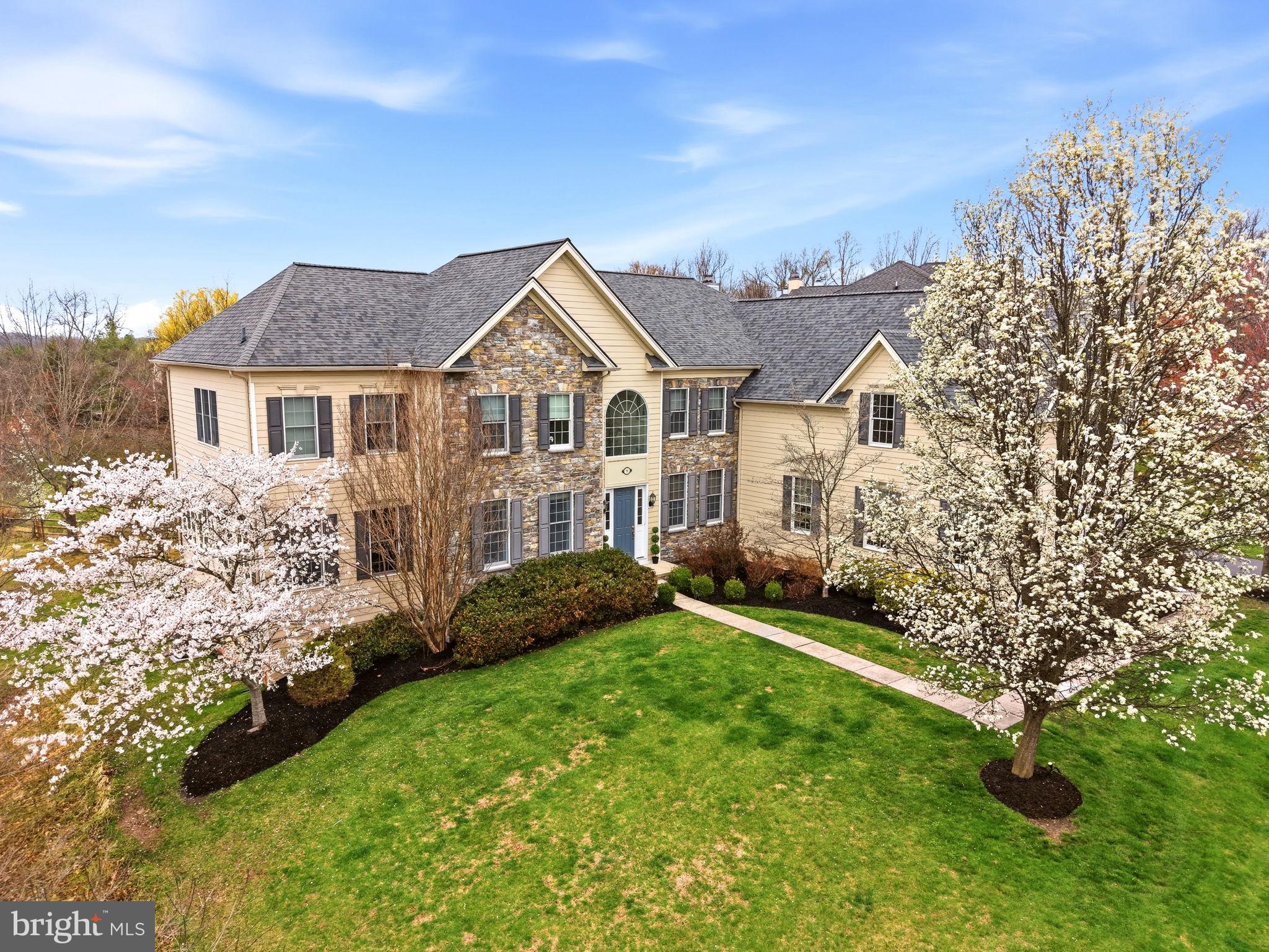 RIVERCREST - Residential