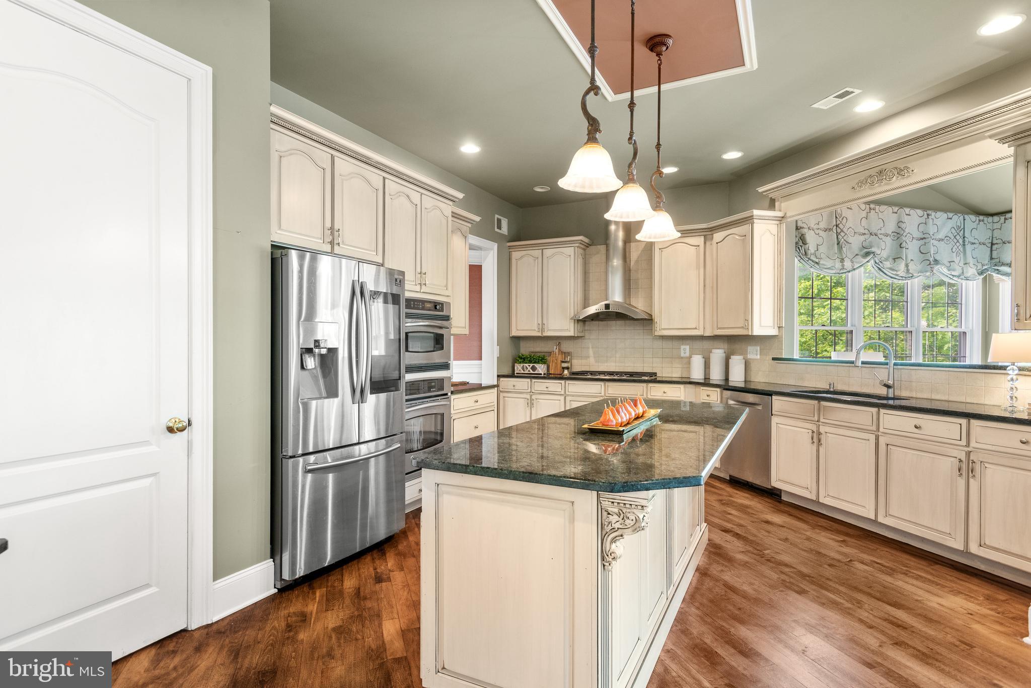 RIVERCREST - Residential