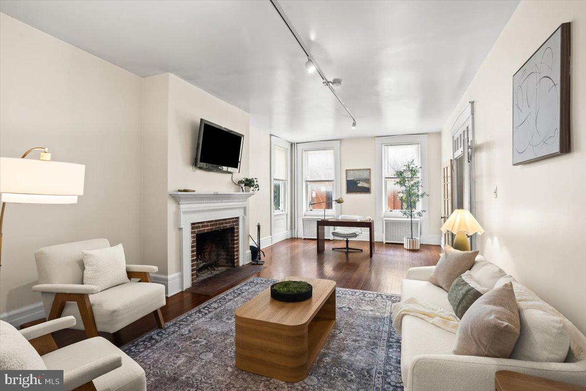 LANCASTER HISTORIC DISTR. - Commercial Sale