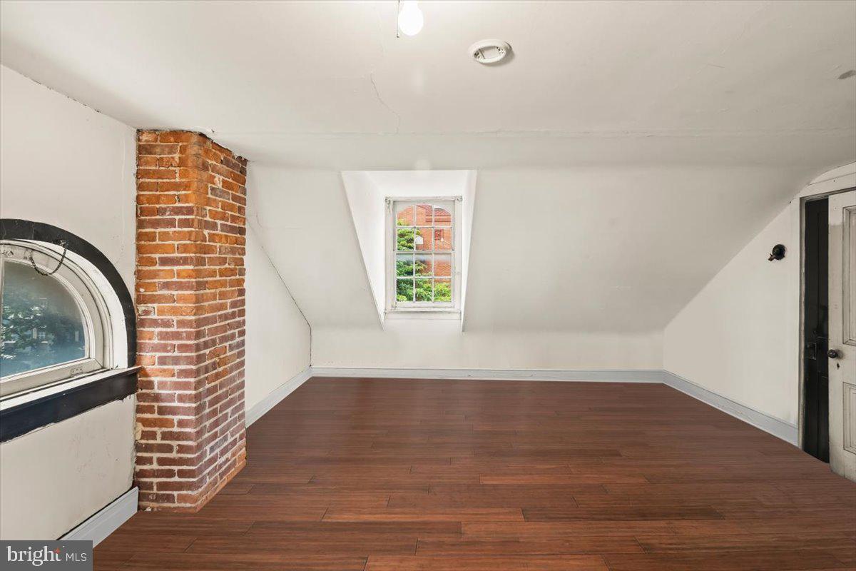 LANCASTER HISTORIC DISTR. - Commercial Sale