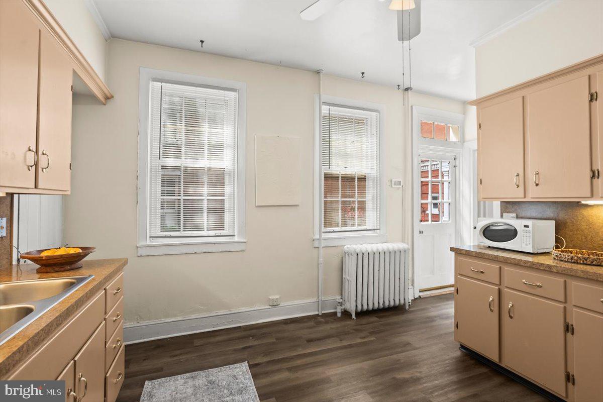 LANCASTER HISTORIC DISTR. - Commercial Sale