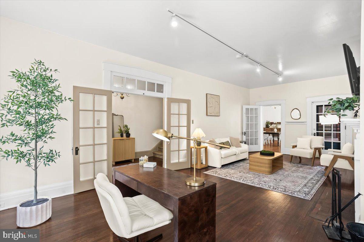 LANCASTER HISTORIC DISTR. - Commercial Sale