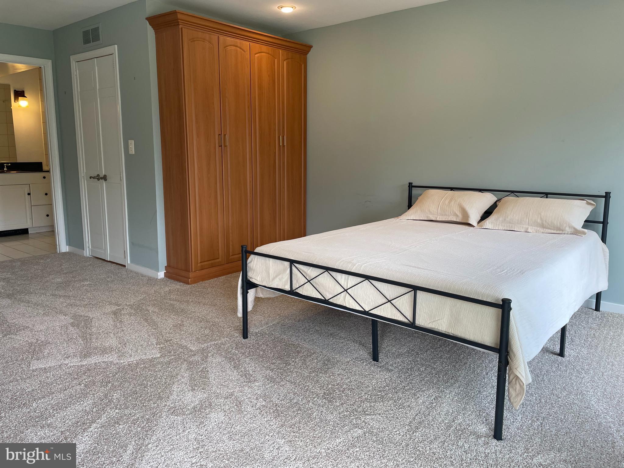 CHESAPEAKE HARBOUR - Residential