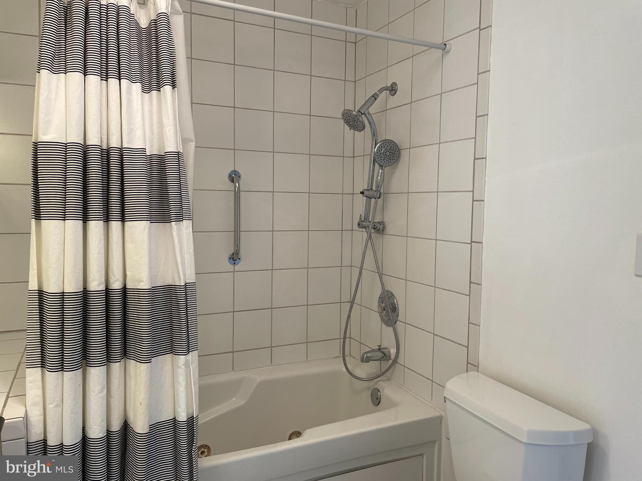 CHESAPEAKE HARBOUR - Residential