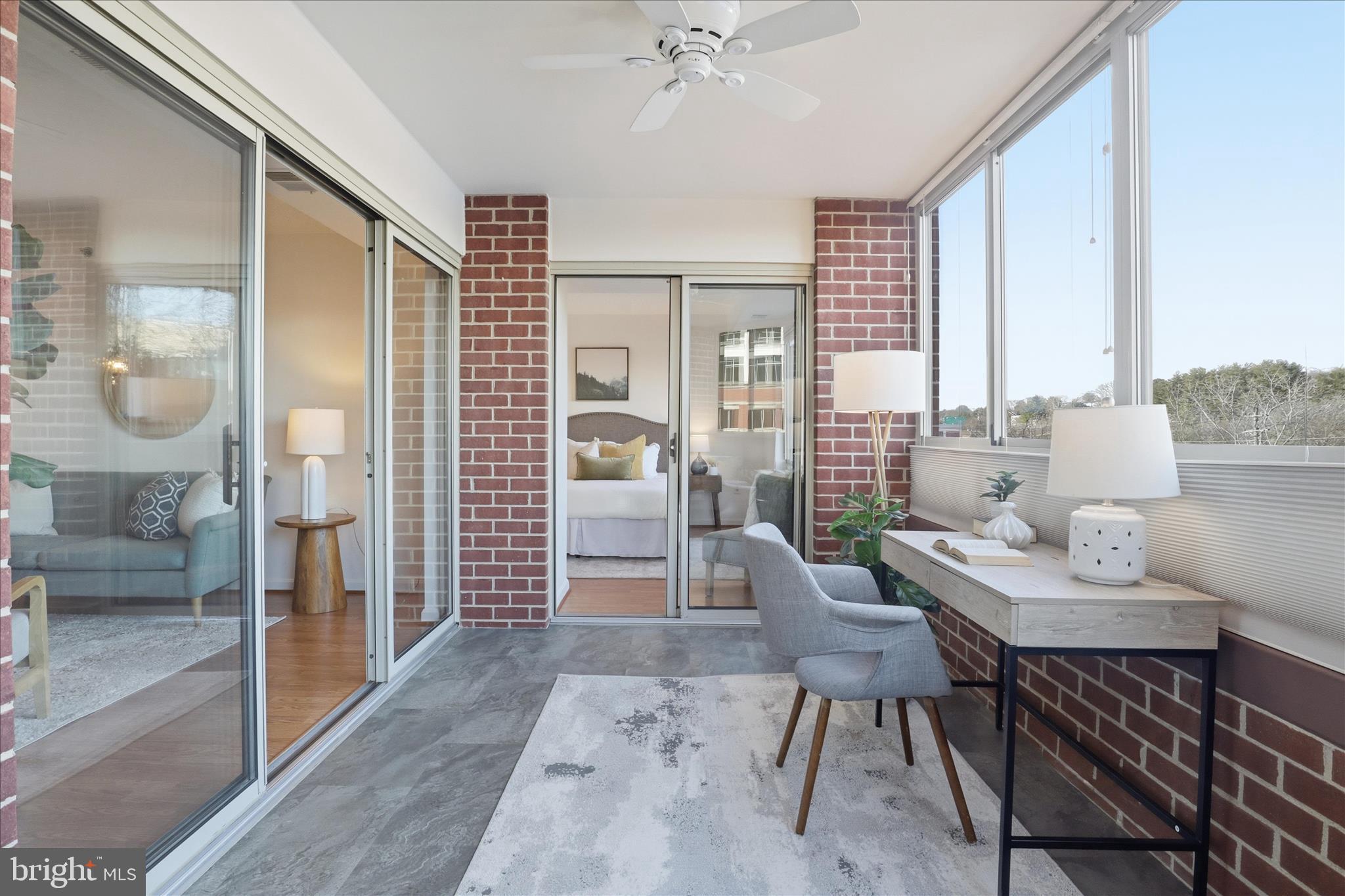 CARLYLE TOWERS CONDOMINIUM - Residential