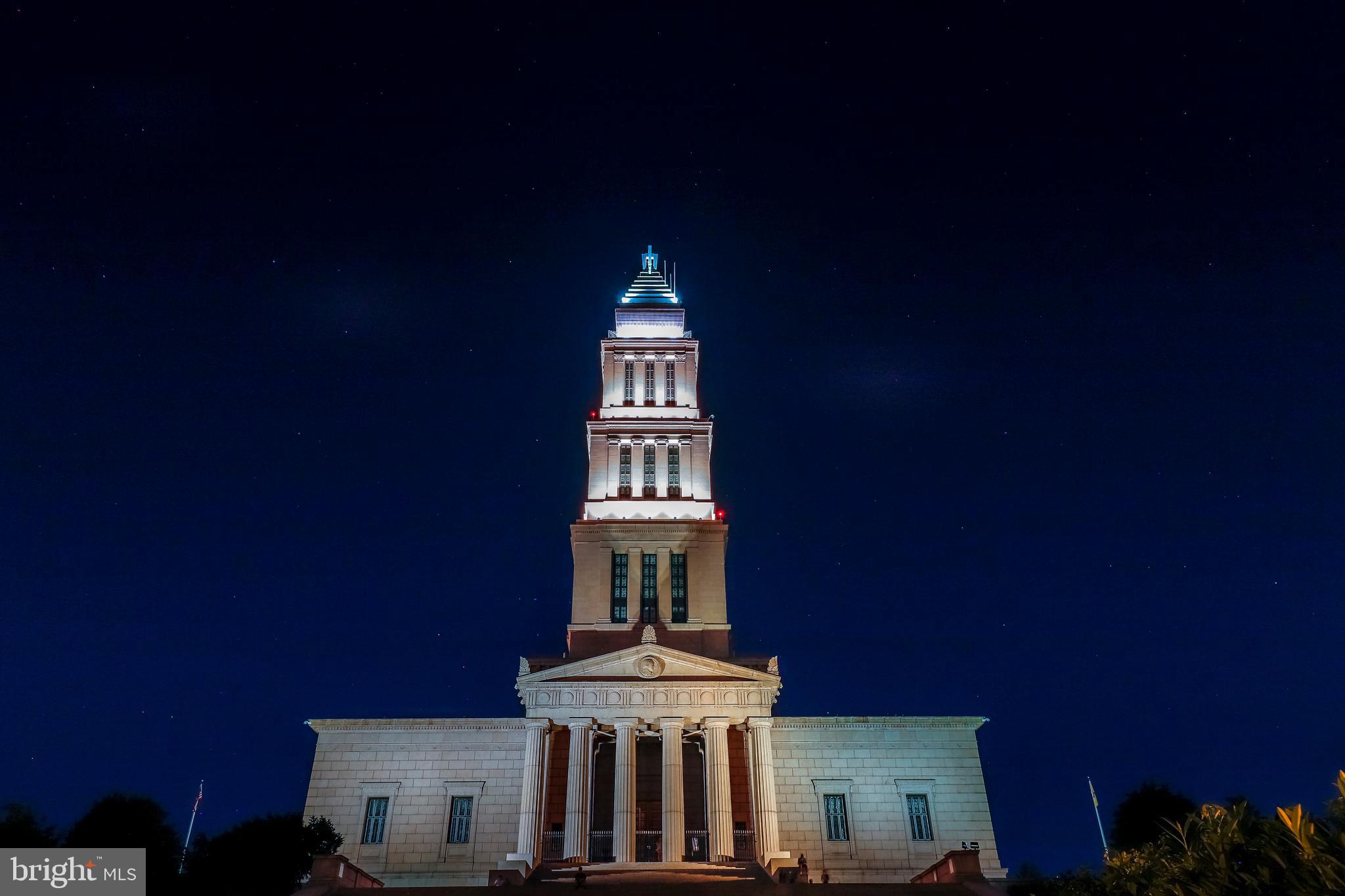CARLYLE TOWERS CONDOMINIUM - Residential