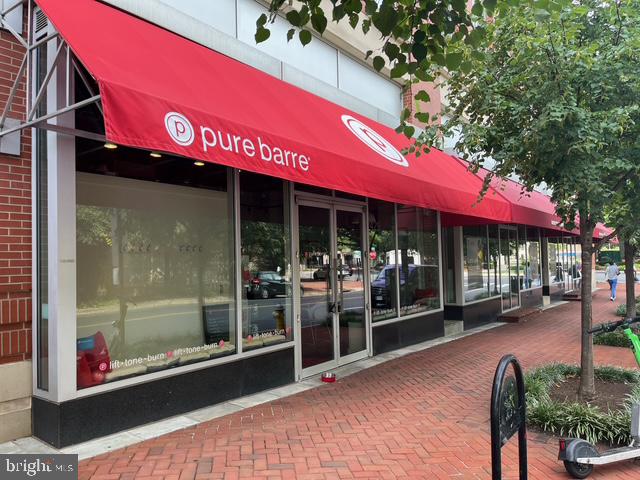 CARLYLE TOWERS CONDOMINIUM - Residential