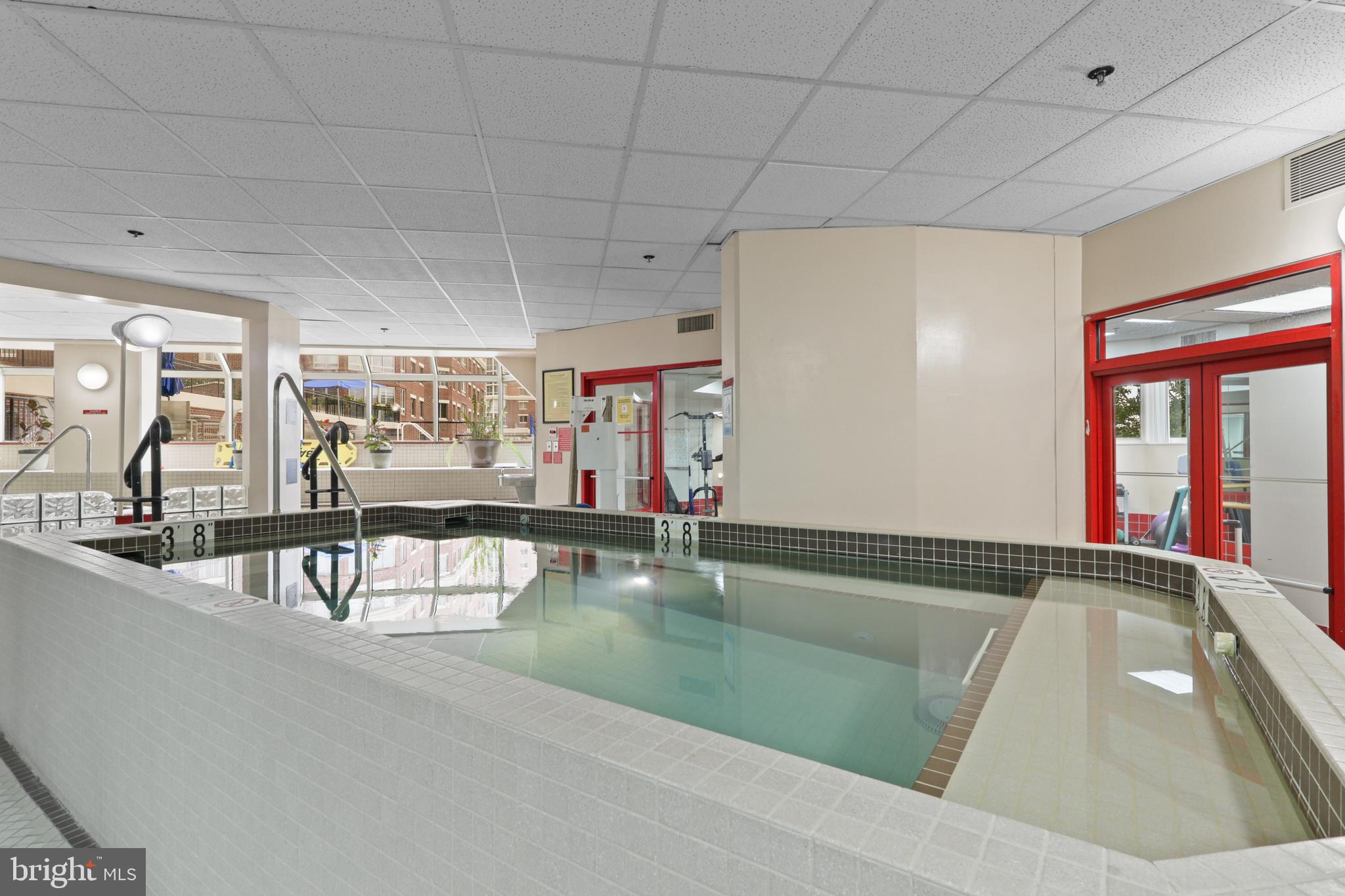 CARLYLE TOWERS CONDOMINIUM - Residential