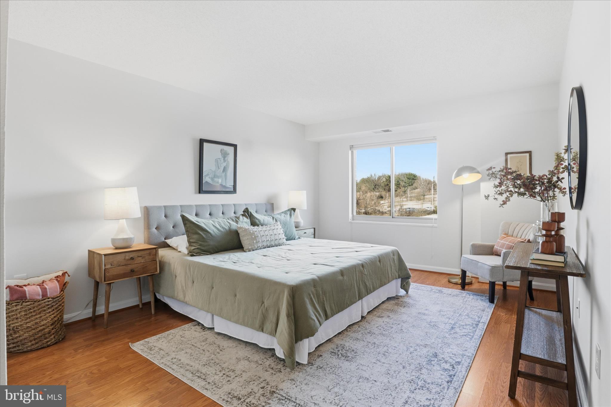 CARLYLE TOWERS CONDOMINIUM - Residential