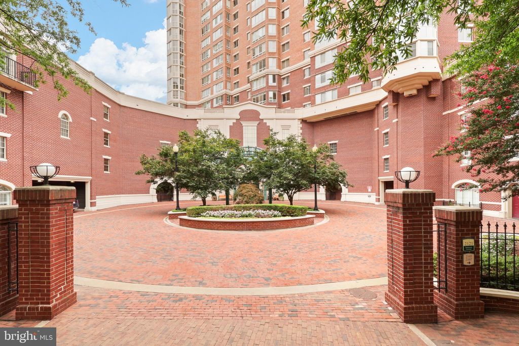 Photo of 2121 Jamieson Avenue #511, ALEXANDRIA, VA 22314 (MLS # VAAX2052276)