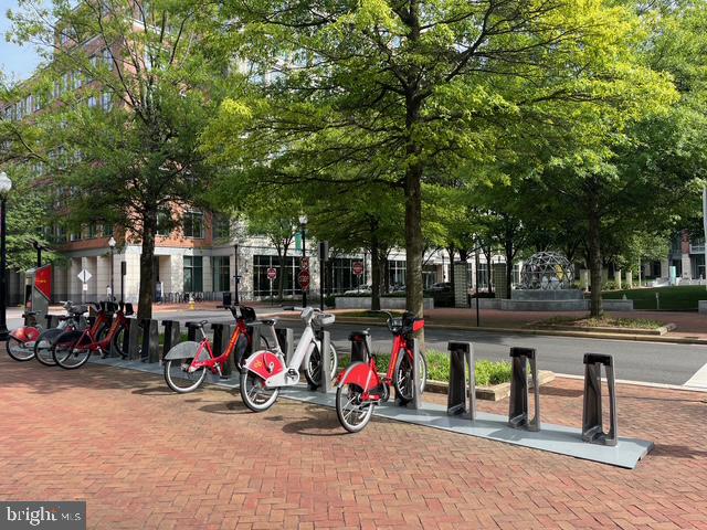 CARLYLE TOWERS CONDOMINIUM - Residential